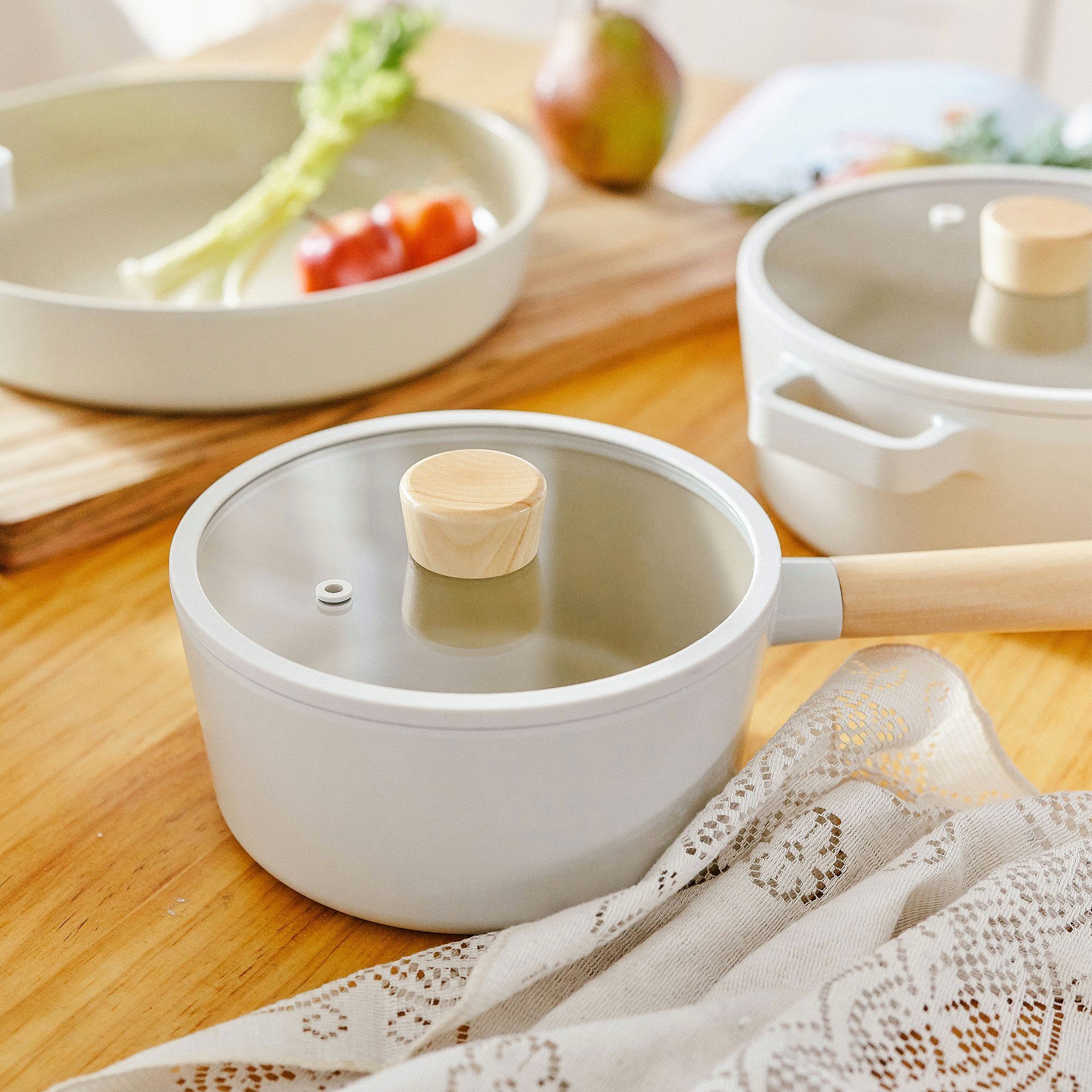 NEOFLAM® Kasserolle FIKA Stielkasserolle 18cm inkl. Glasdeckel, Aluminiumguss (1-tlg)