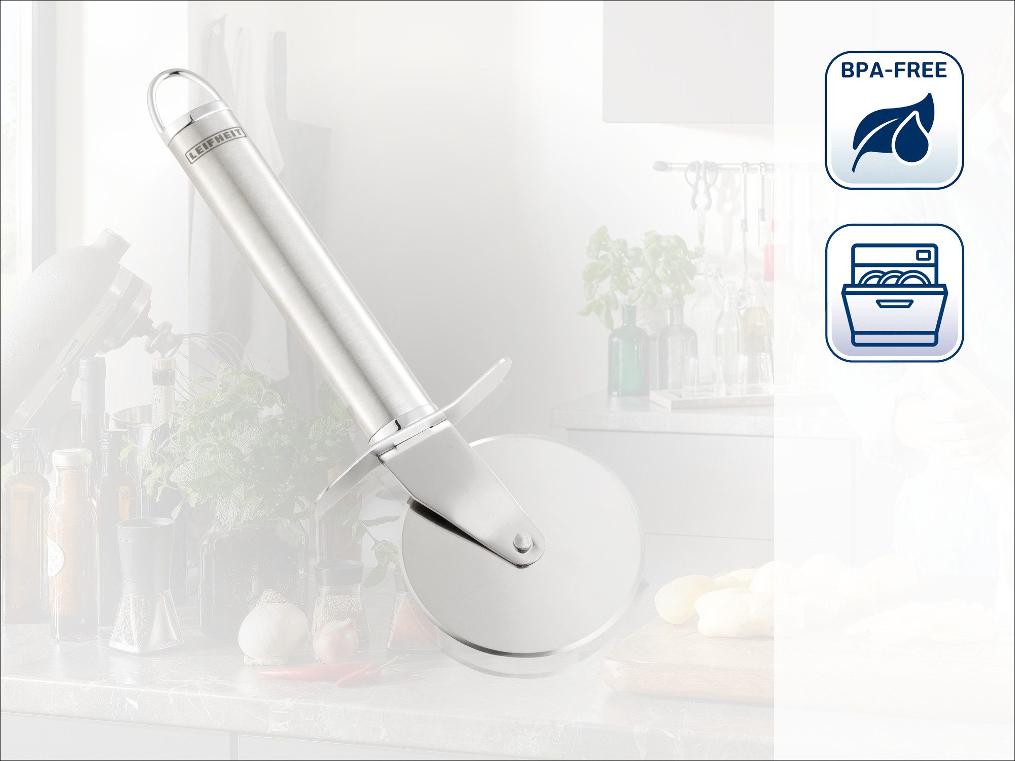 Leifheit Pizzaschneider Pizzaschneider Edelstahl, Edelstahl, Fingerschutz, ovale Griffform, Aufhängeöse