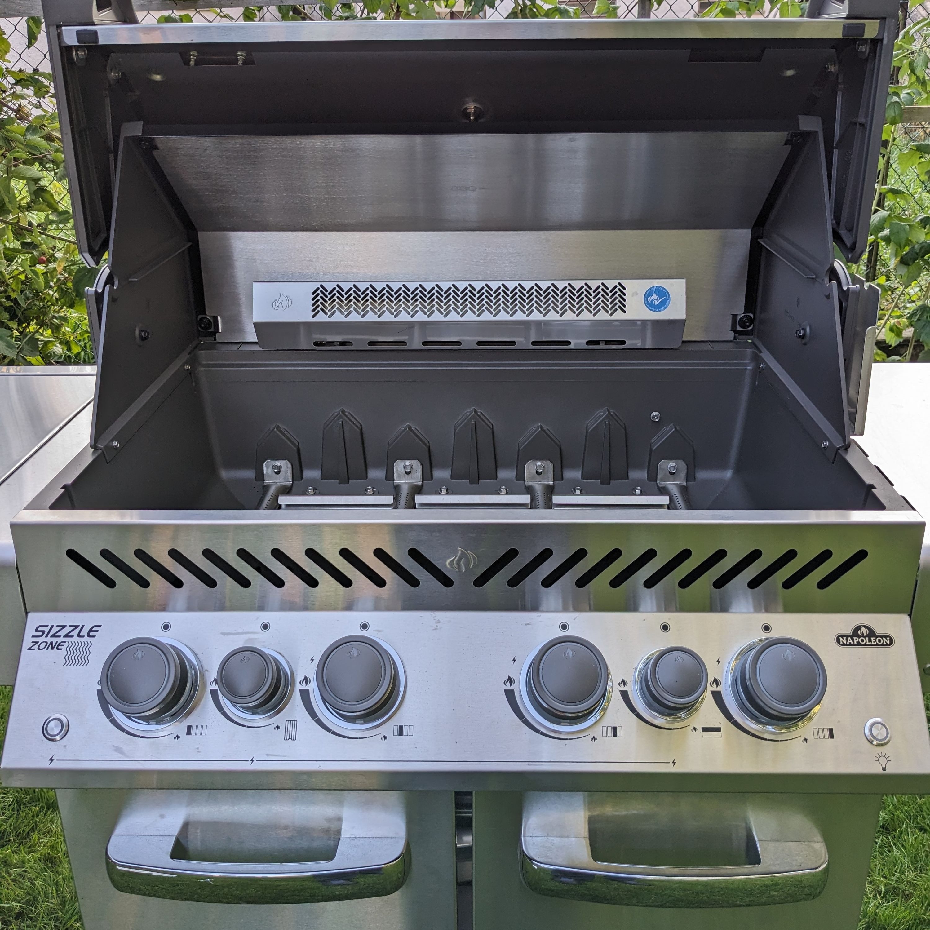 Grillrost.com BBQ Grillrost BBQ Hitzeschild / Doppelte Wandung Prestige 500, Made in Germany