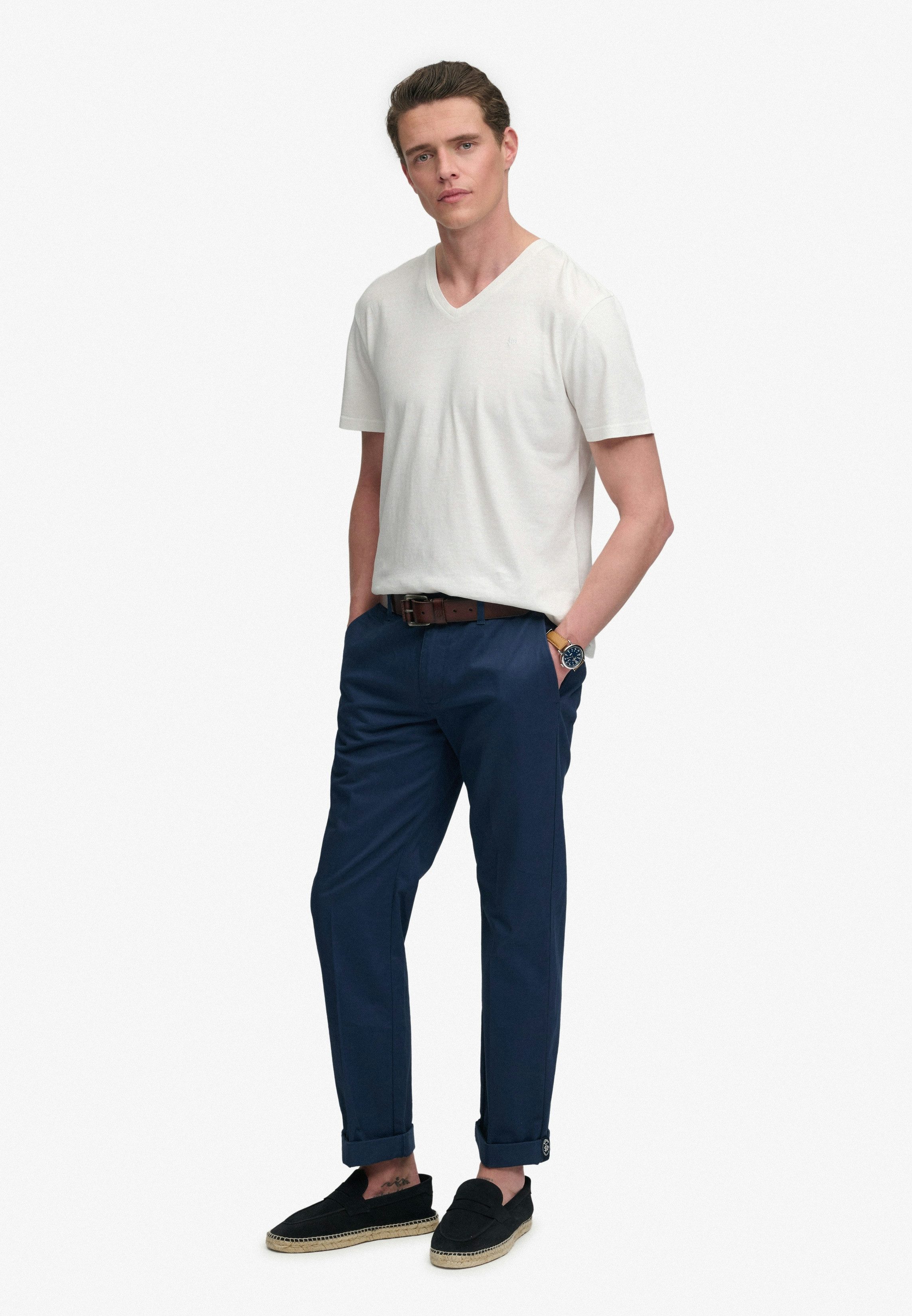 Superdry Rundhalsshirt CLASSIC COTTON LINEN VEE Baumwollmischung, relaxed fit aus luftig leichtem Baumwoll-Leinen-Mix – Bild 5 von 5
