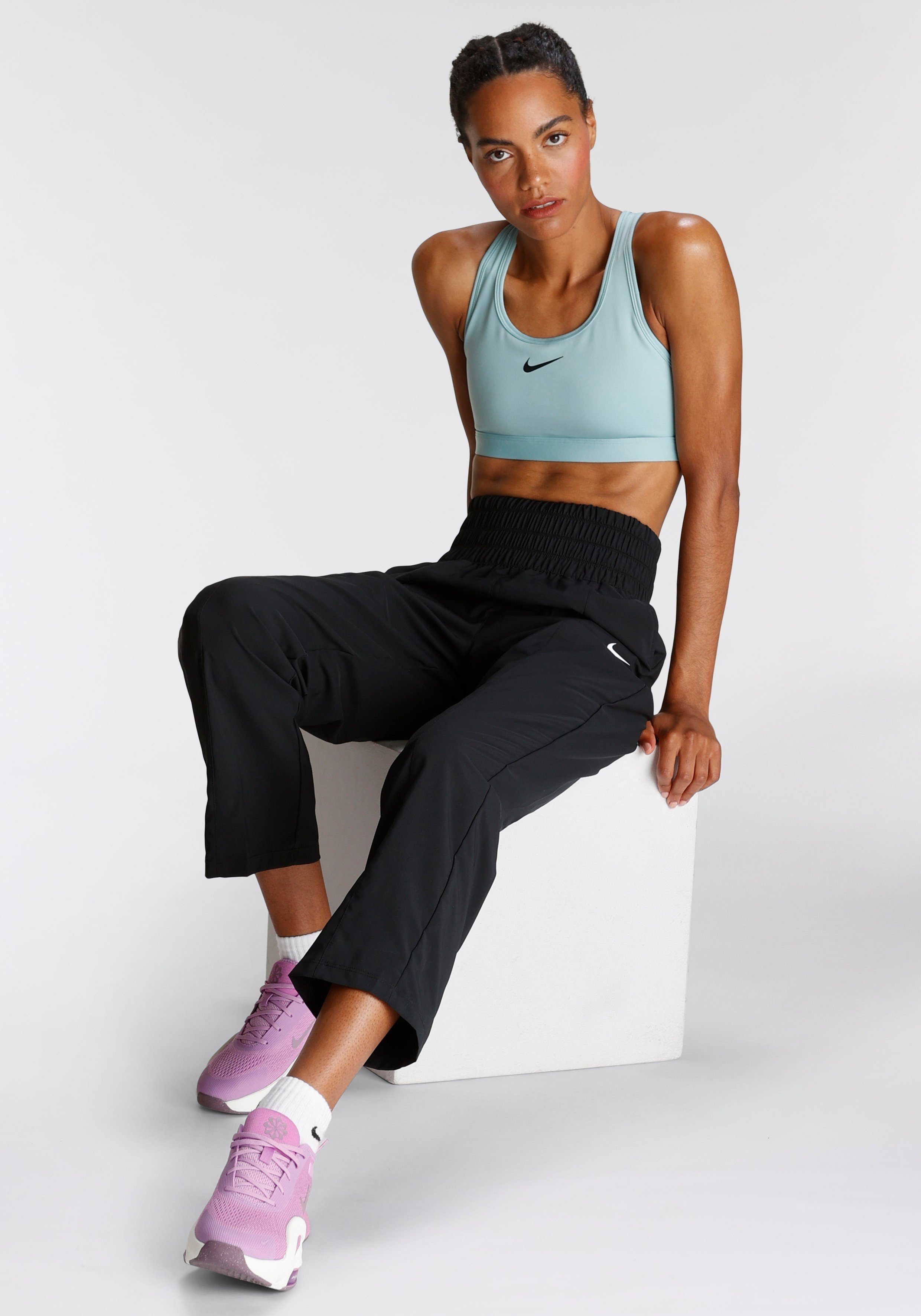 Nike Sport-BH SWOOSH MEDIUM SUPPORT WOMEN'S PADDED SPORTS BRA MINERAL/BLACK