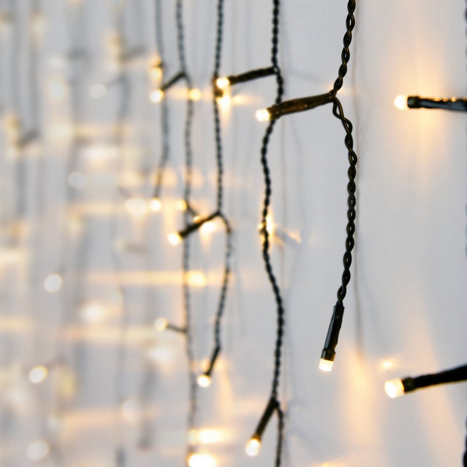 Spetebo LED-Lichterkette Eisregen Lichtervorhang warm weiß für Außen mit Stecker, Netzstecker mit IP44 Spritzwasserschutz