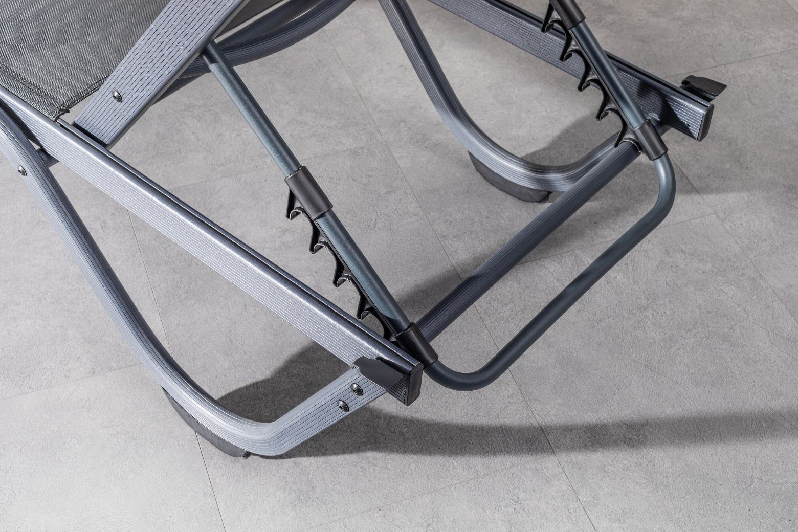 gowoll Gartenliege mit Rollen Klappbar Wetterfest Sonnenliege und Stapelbar Liegestuhl, mit 5 Positionen