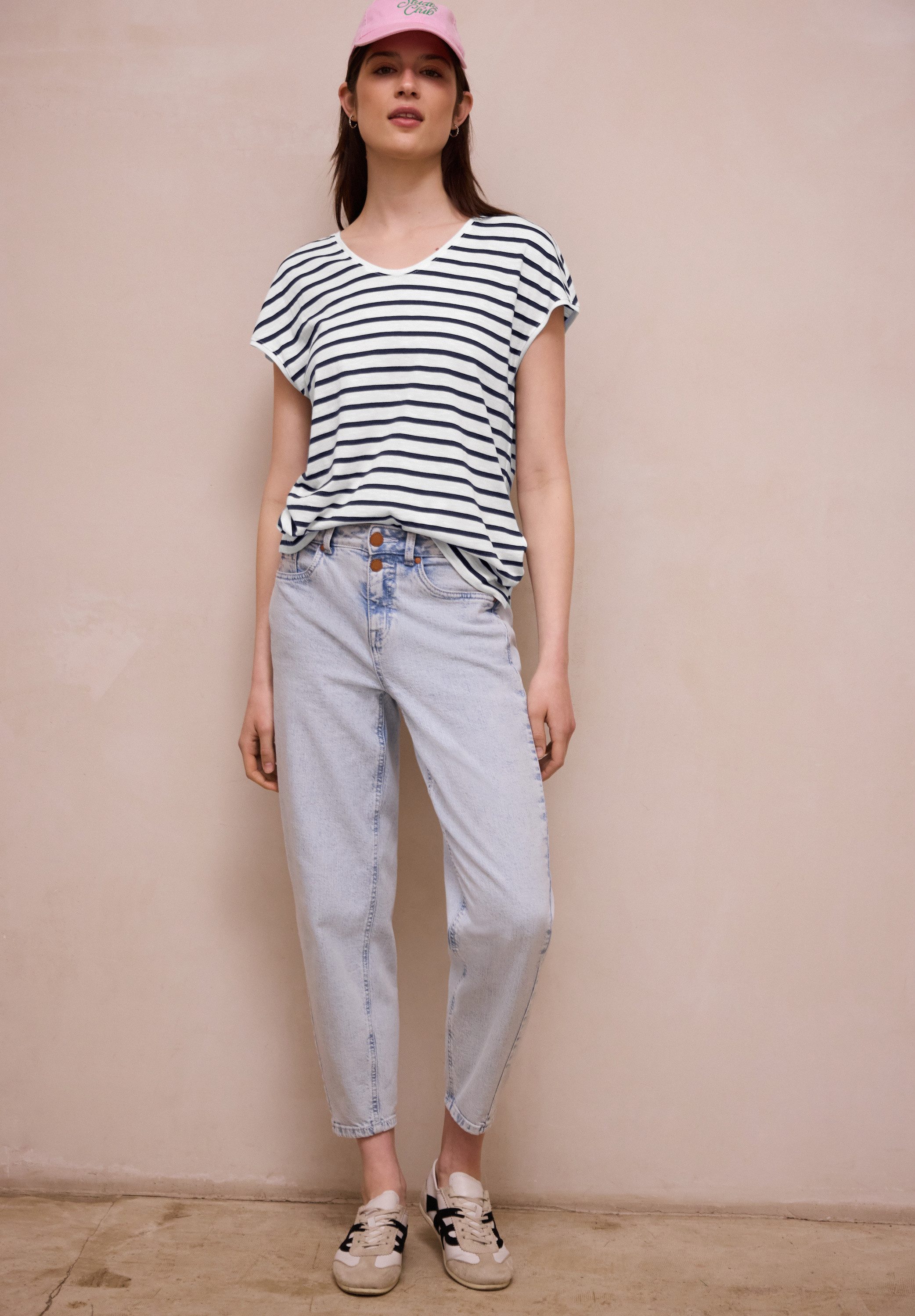 STREET ONE STUDIO V-Shirt im Streifen-Design – Bild 3 von 5