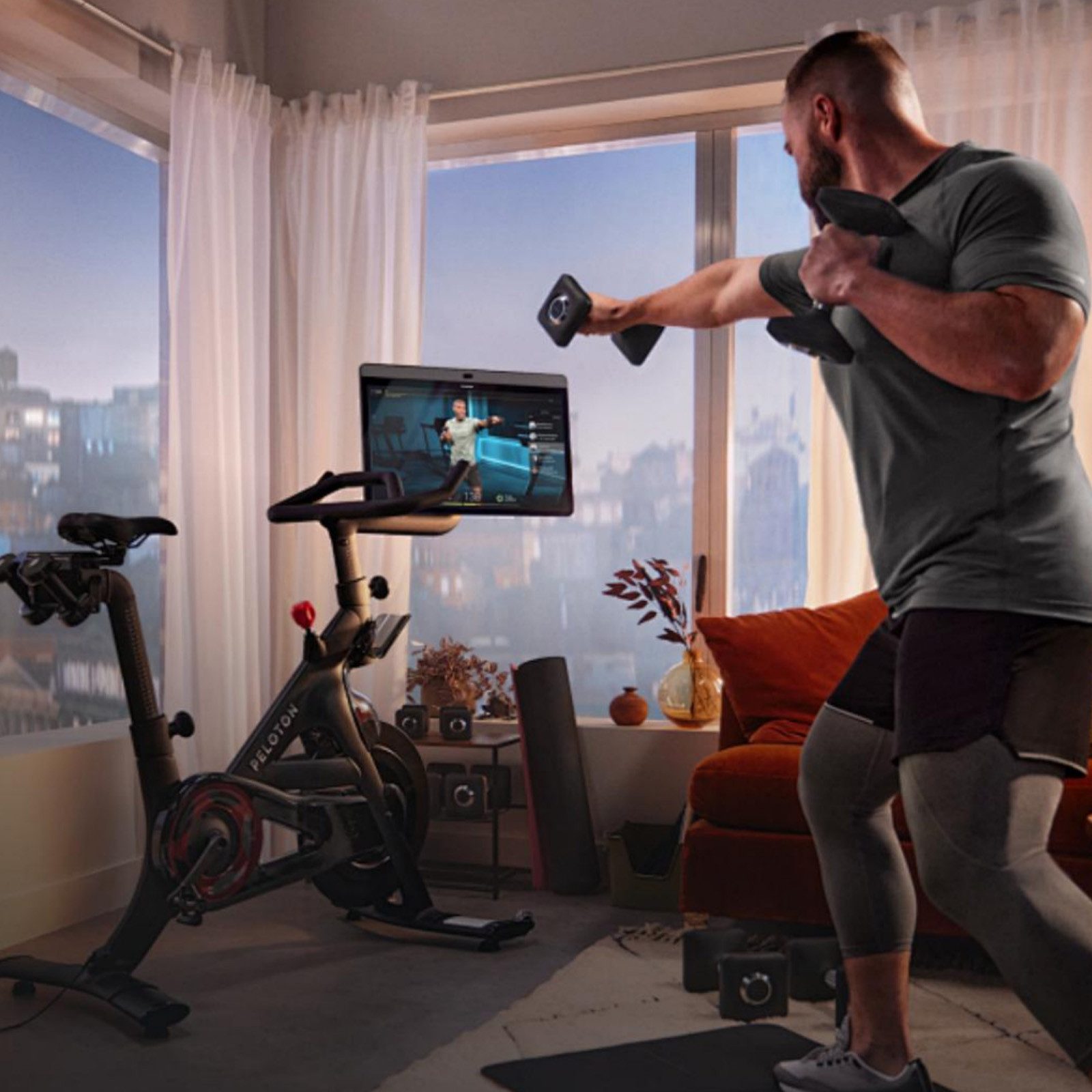 MERACH Heimtrainer Fahhrad für Zuhause, Leise Hometrainer Fahrrad mit APP (Fahrradtrainer mit HD-Screen, Bluetooth, Kinomap&Zwift kompatibel, 1-tlg., Stationäres Fahrrad mit verstellbare Sitz, Wasserflasche-Halter), Magnetischer Widerstand, 8 Widerstandsstufen, bis 136 KG belastbar