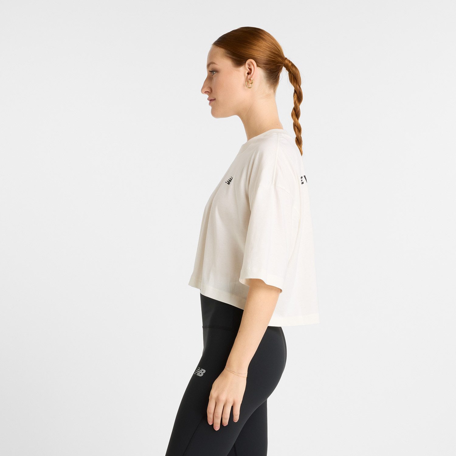 New Balance T-Shirt Reimagined Oversized Waist T-Shirt taillenbetonte Form, Oversized-Schnitt, aus Polyester und Elasthan