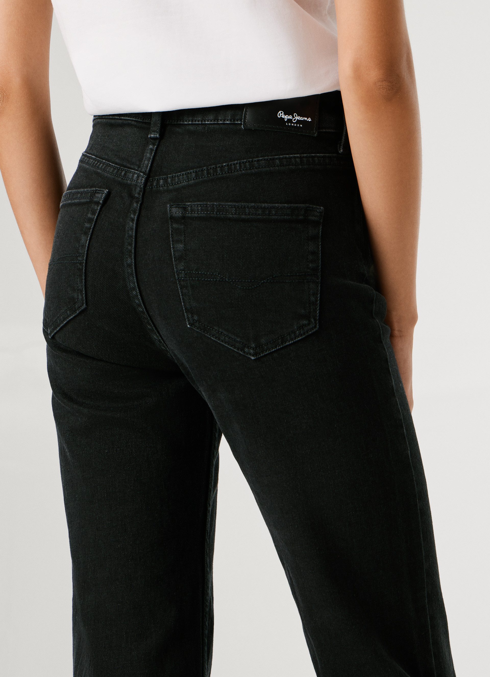 Pepe Jeans High-waist-Jeans WILLA BLK Flare Leg, mit dekorativen Nieten