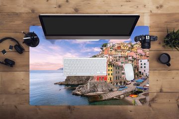 MuchoWow Gaming Mauspad Blick auf Riomaggiore in den Cinque Terre. (1-St), Büro für Tastatur und Maus, Mousepad Gaming, 90x60 cm, XXL, Großes