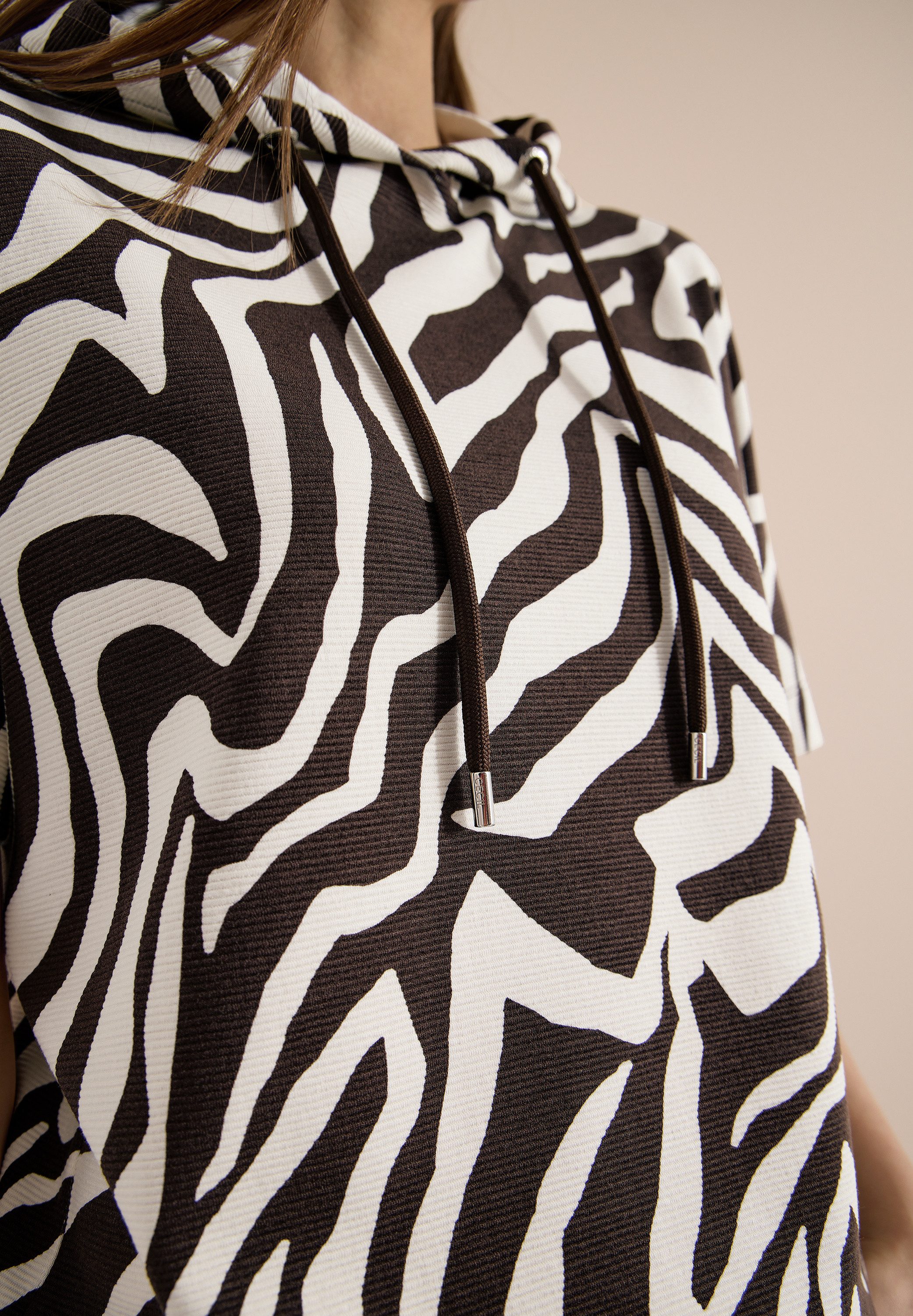CECIL Kapuzensweatshirt Kurzarm-Shirt mit Kapuze und Zebraprint – Bild 4 von 5