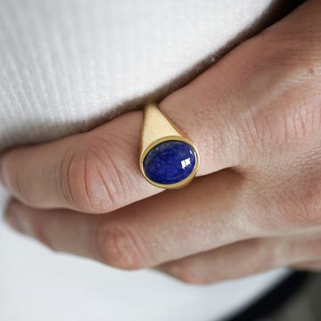 Sprezzi Fashion Siegelring Siegelring Herren Gold mit Lapislazuli Stein Blau (inkl. Schmuck-/Geschenketui sowie kostenlosem Polier-/Pflegetuch, inkl. Schmuck-/Geschenketui sowie kostenlosem Polier-/Pflegetuch), handgefertigt, aus Sterling Silver, Designed in Germany