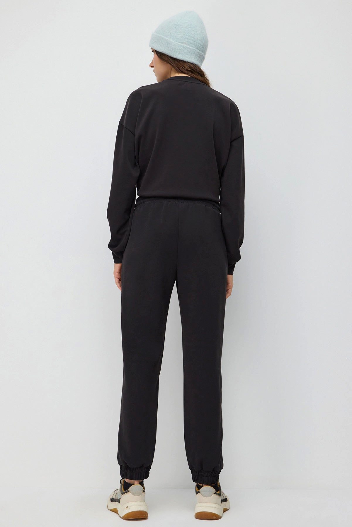 No Matter What Sweatponcho Jogginghose mit elastischem Bund
