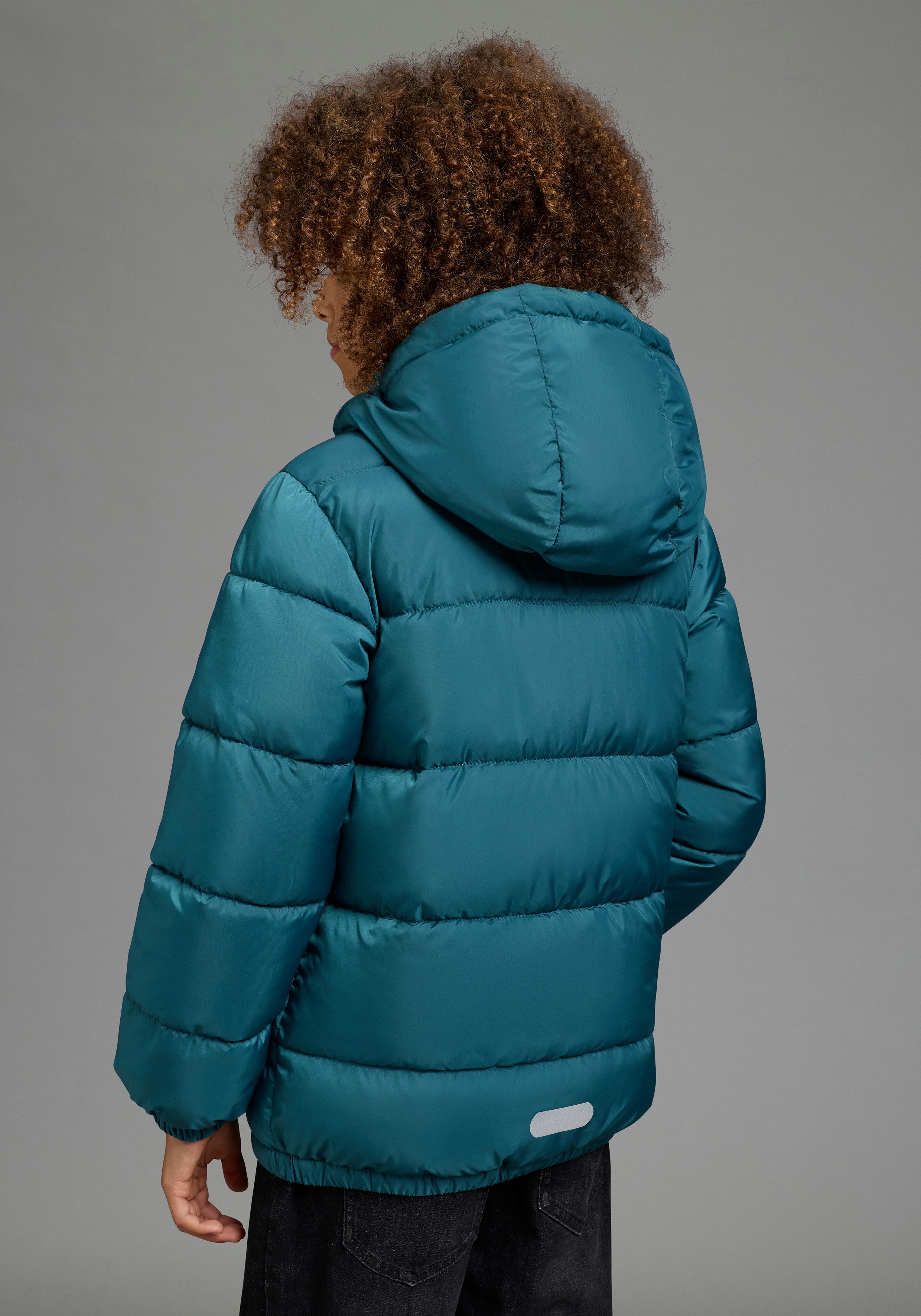KangaROOS Winterjacke warme Outdoor Steppjacke mit KangaROOS Print Winterwarme Jacke mit reflektierendem Logo-Print – Bild 2 von 5