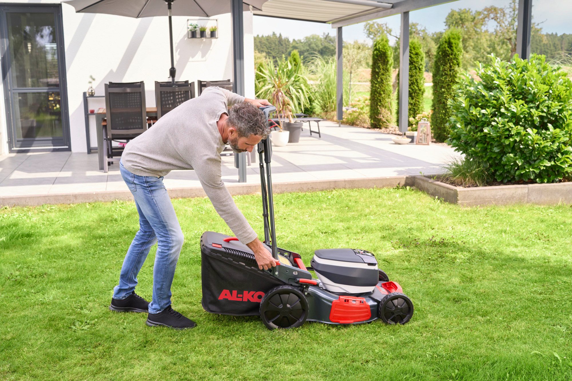 AL-KO Akkurasenmäher 51.6 Li SP COMFORT SET, 51 cm Schnittbreite, (inkl. 2x 18 / 36 V (8 Ah/4 Ah) und Doppelladegerät), Radantrieb