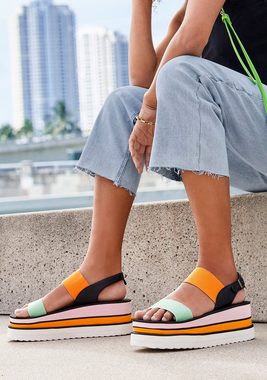 LASCANA Sandalette Sandale mit Plateausohle und Keilabsatz und stretchigen Riemchen VEGAN