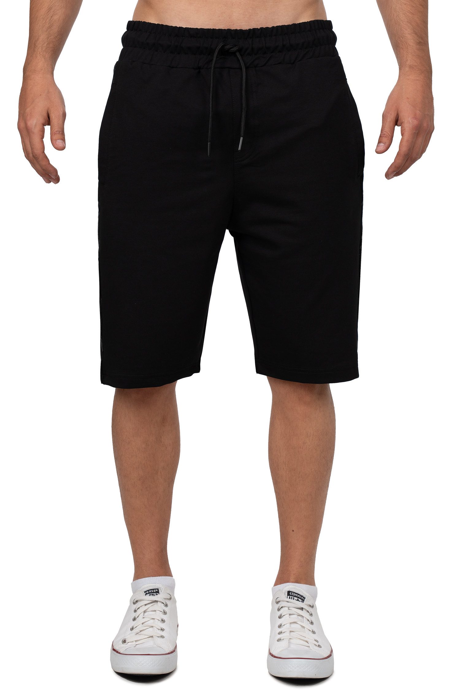Cipo & Baxx Sweatshorts Herren Regular Fit Kurze Hose Mid Waist BA-CK292 seitliche Logo-Schriftzüge als markantes Design-Highlight
