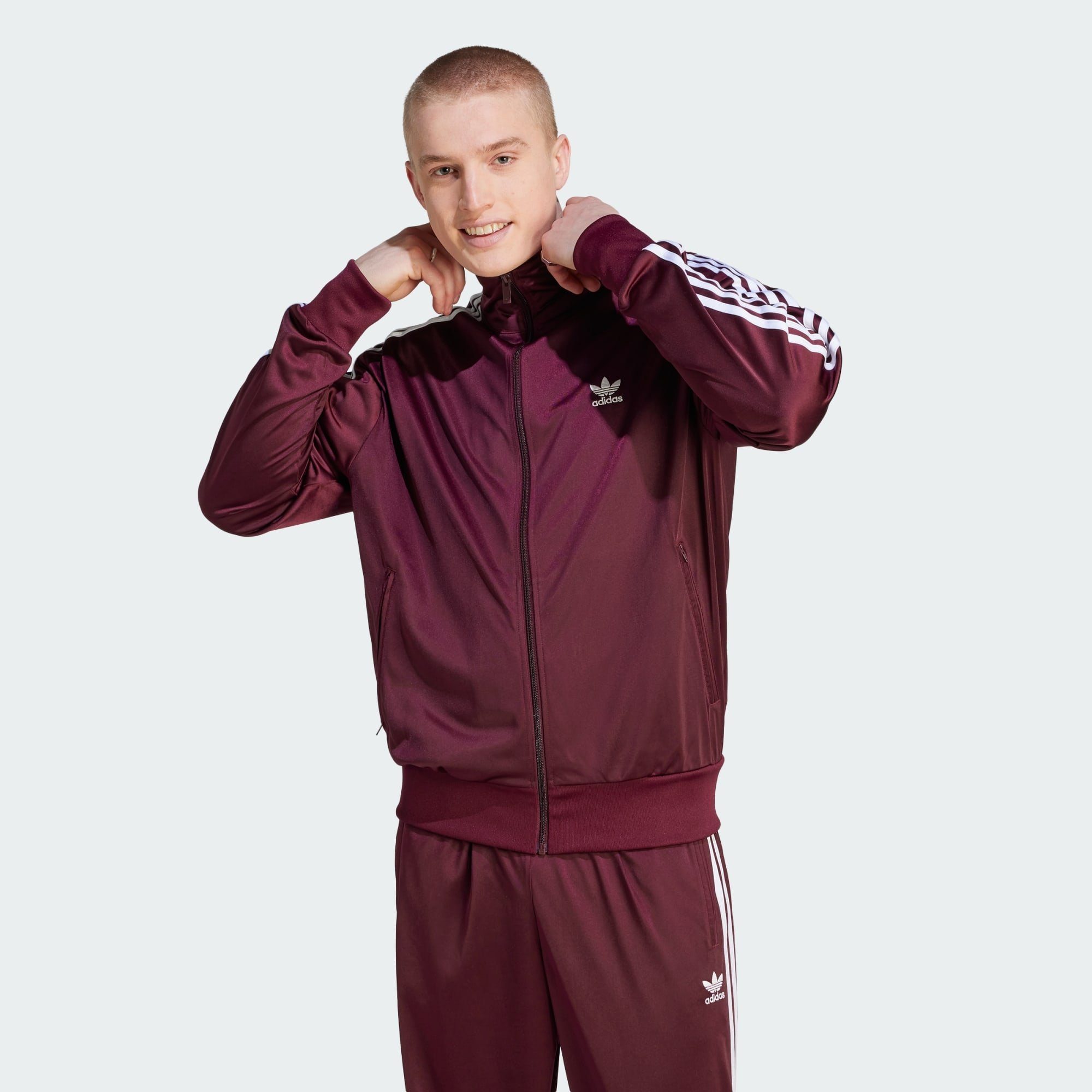 ist Model ORIGINALS adidas groß trägt und Dieses cm CLASSICS Trainingsjacke Originals ADICOLOR FIREBIRD JACKE, 190 Größe