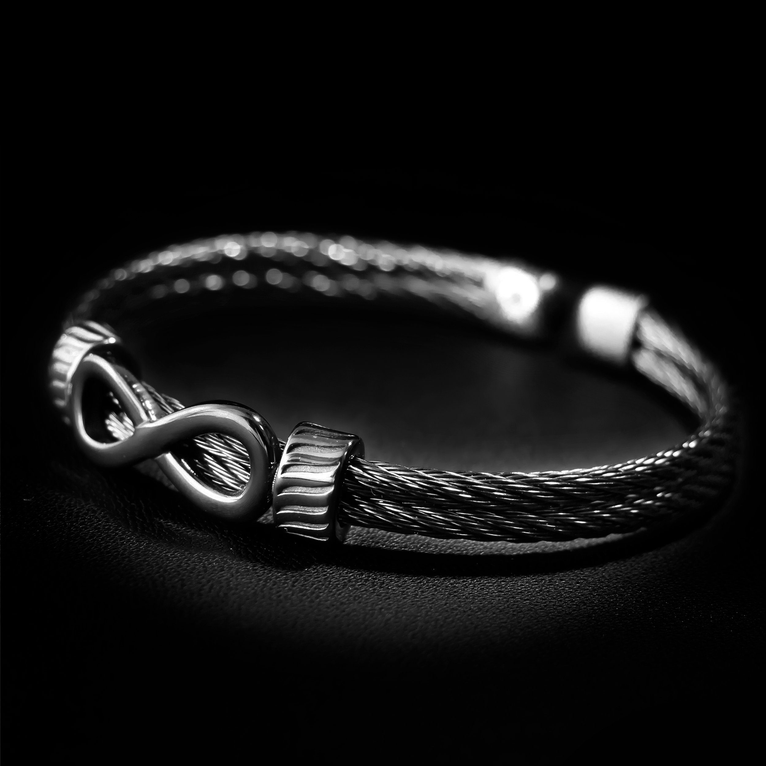 UNIQAL.de Armreif Unendlichkeit Edelstahl Armband "INFINITY" Unisex (Edelstahl, Casual Style, Handgefertigt in Germany), Designed in Germany