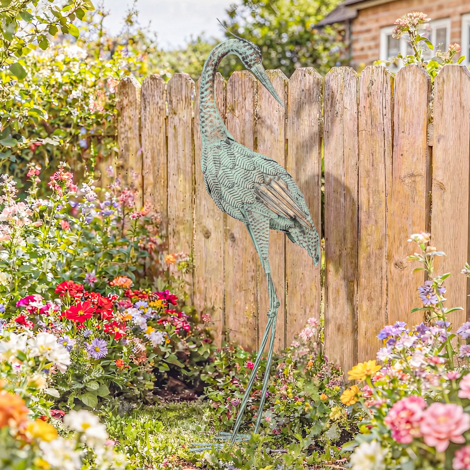 Outsunny Gartenfigur mit Bodenankern, (Metall-Vogel, 1 St., Reiher-Gartenstatue), für Terrasse, Teich, Landschaftsdekoration, Grün+Bronze