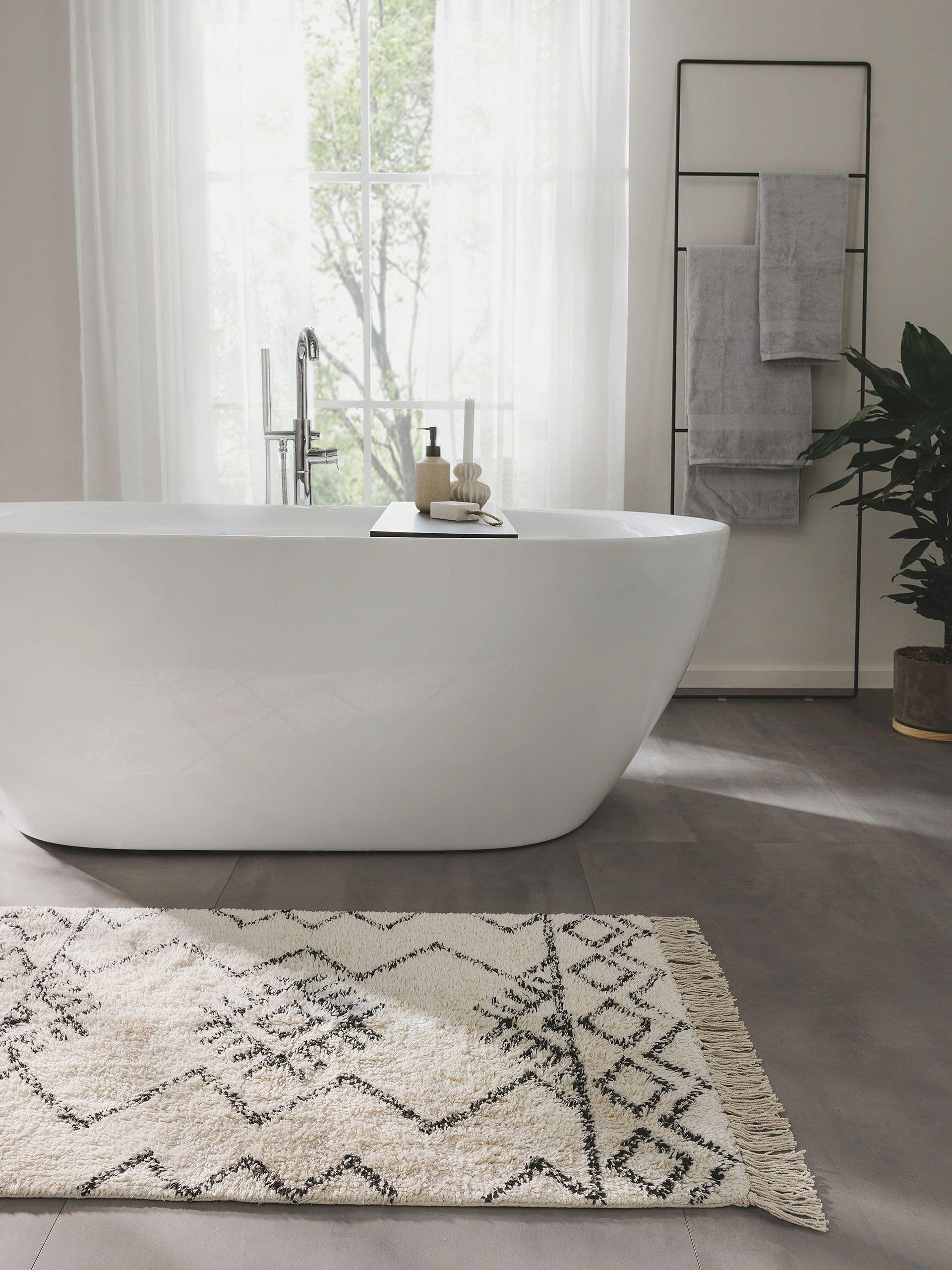 benuta Badematte Naomi, Höhe 6 mm, Baumwolle, rechteckig, 100% Baumwolle, handgeknüpft, Boho-Style, Badezimmer, Küche