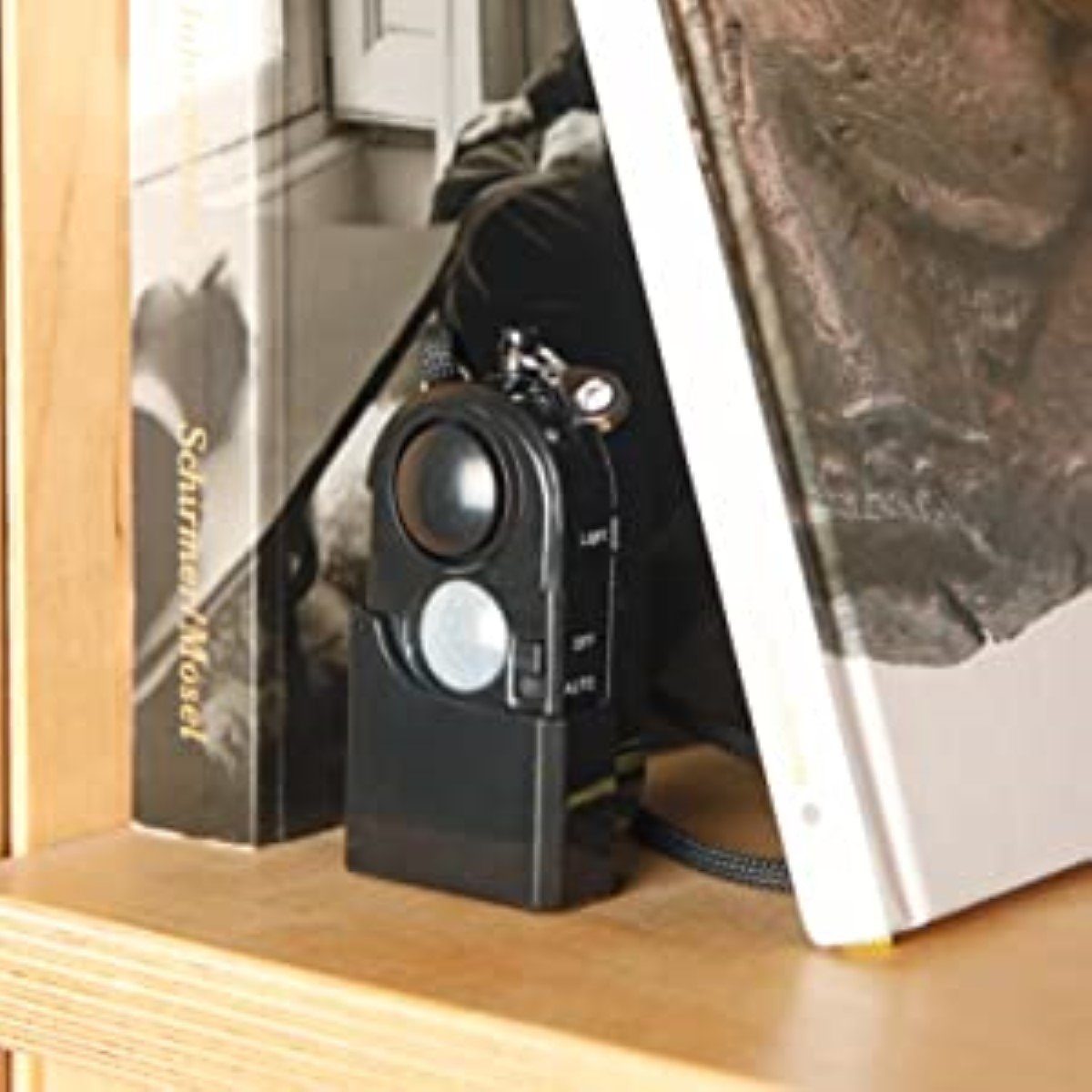 Untiec Personenalarm Panik-Alarm Taschenalarm 100dB Alarmanlage (Reise Überfall Schutz Alarm Sirene Bewegungsmelder Mini Alarmanlage)