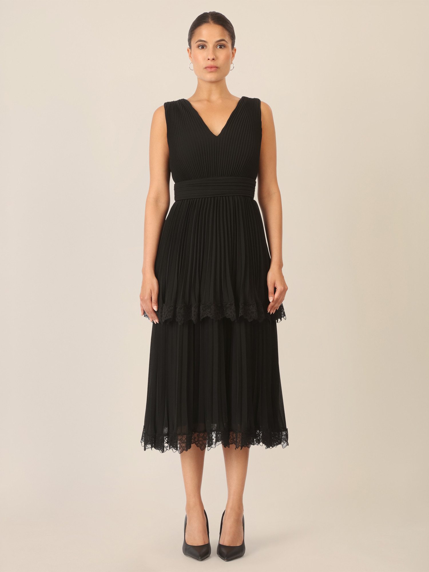 Apart Cocktailkleid mit Stufenrock und Spitze günstig online kaufen