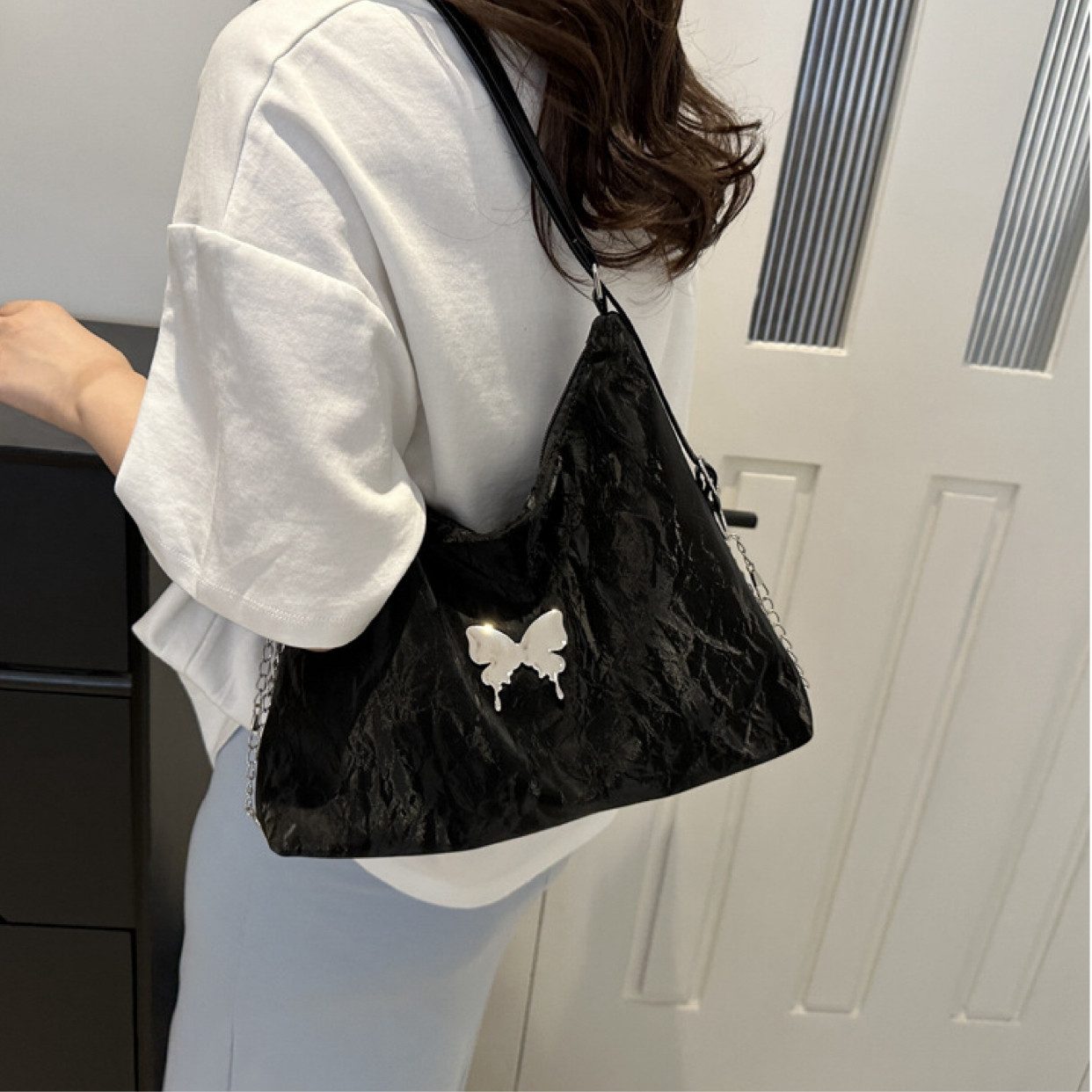 Super Solu Schultertasche Multifunktionale Damen Tasche 3-in-1 mit Schmetterling & Kette (Stück, 1-tlg., B/H/T30/26,5/9cm), 3 Tragemöglichkeiten: Rucksack, Schu – Bild 2 von 5