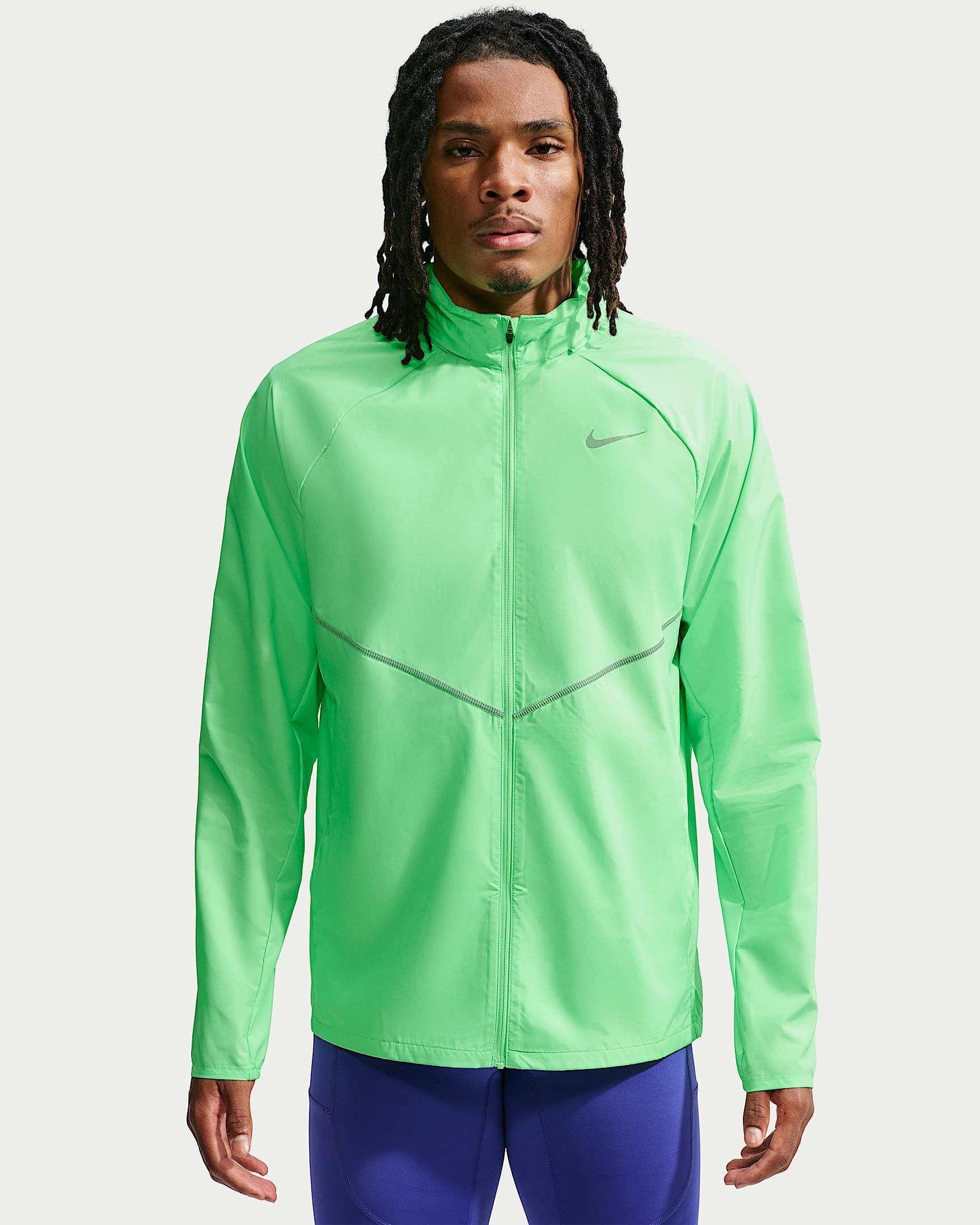 Nike Laufjacke M NK UV RPL MILER JKT mit Reißverschluss, normale Schnittform, aus Webmaterial