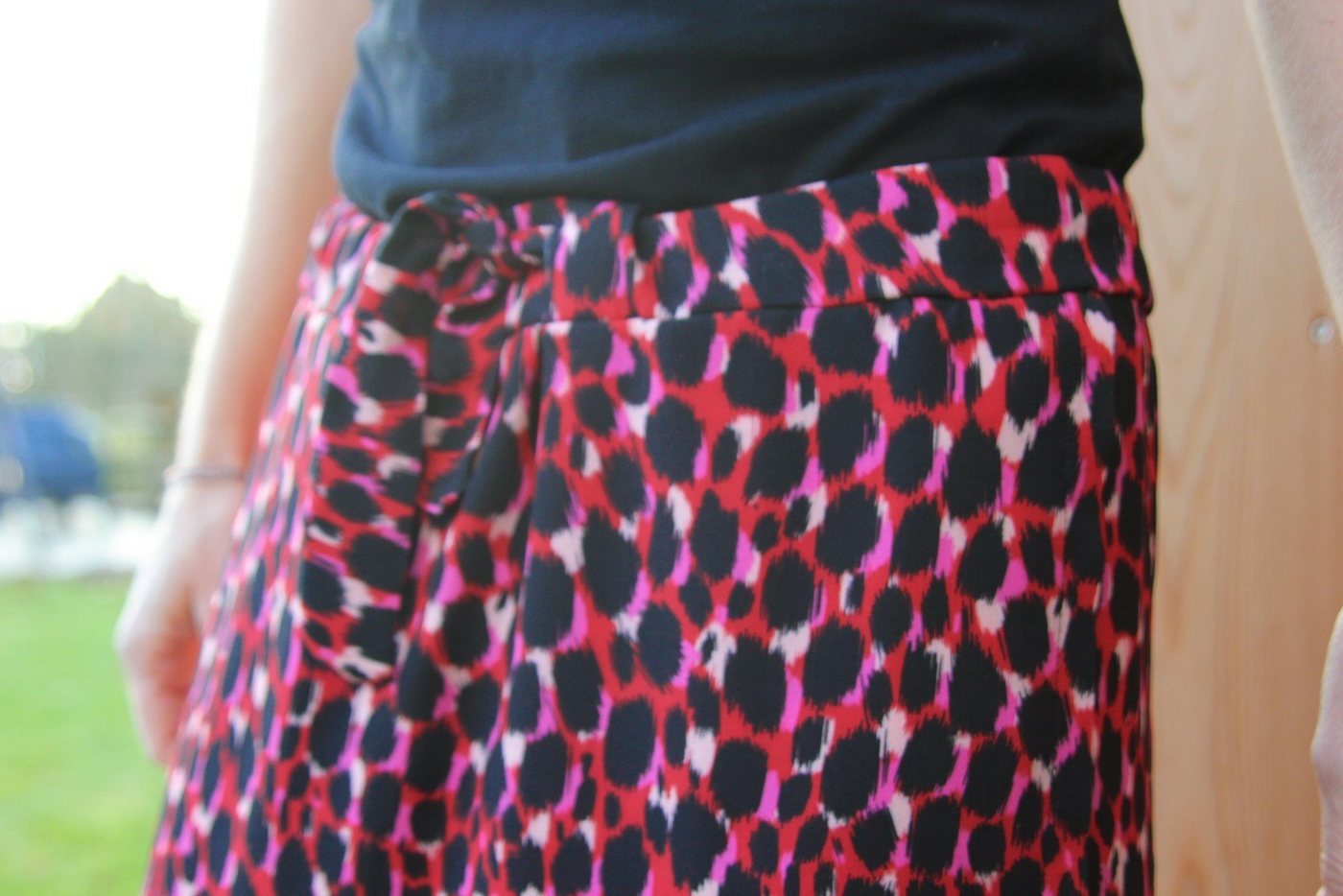 Thumbnail - larissastoffe Stoff Viskose Stoff Leoprint Farbkleckse, Swafing Carla, Meterware, 50 cm x 150 cm