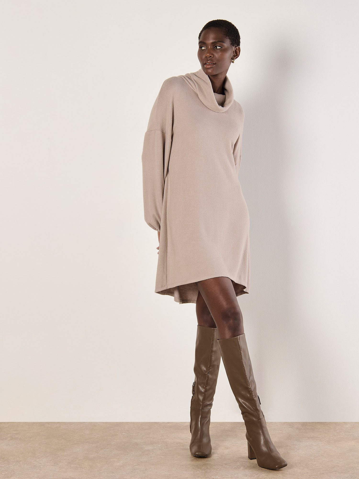 Apricot Strickkleid Weiches Minikleid aus Strick mit Rollkragen günstig online kaufen