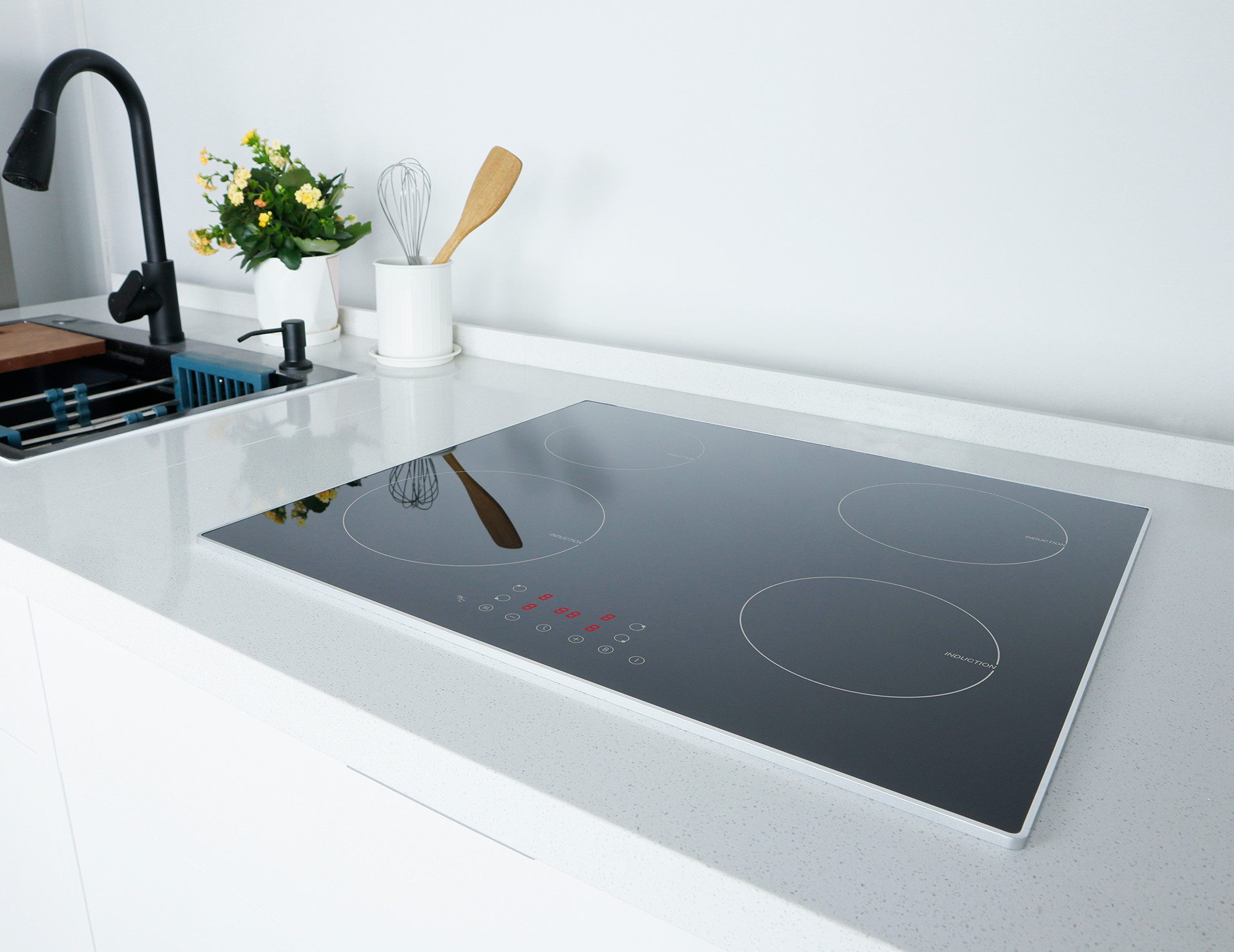 PKM Induktions-Kochfeld PKM IN-Serie IN4BGN, Booster-Funktion Stop+Go-Funktion Kindersicherung Timer b