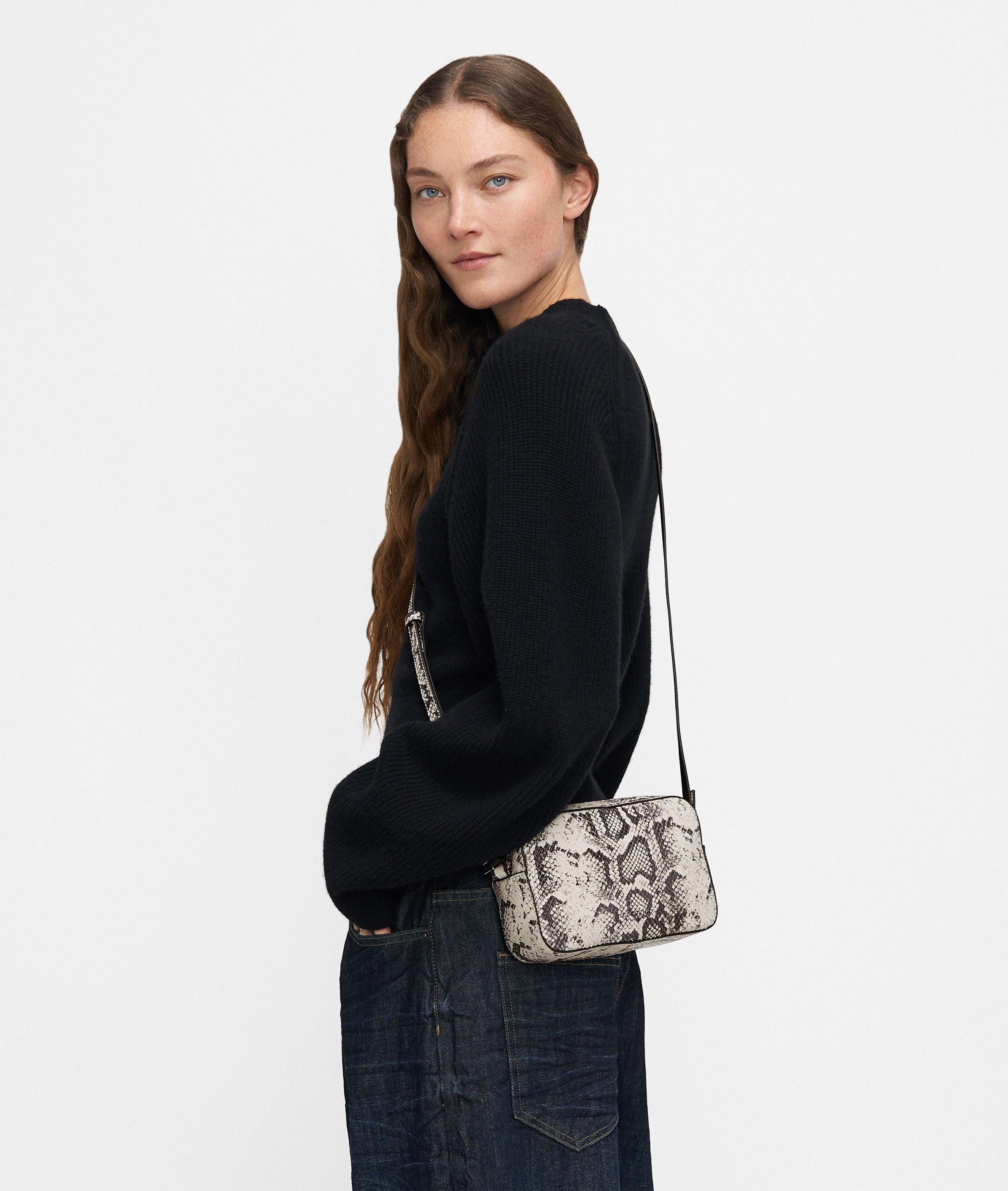 Liebeskind Berlin Umhängetasche Snake Ella Camera-Bag S, Handliche Umhängetasche in Snake-Optik