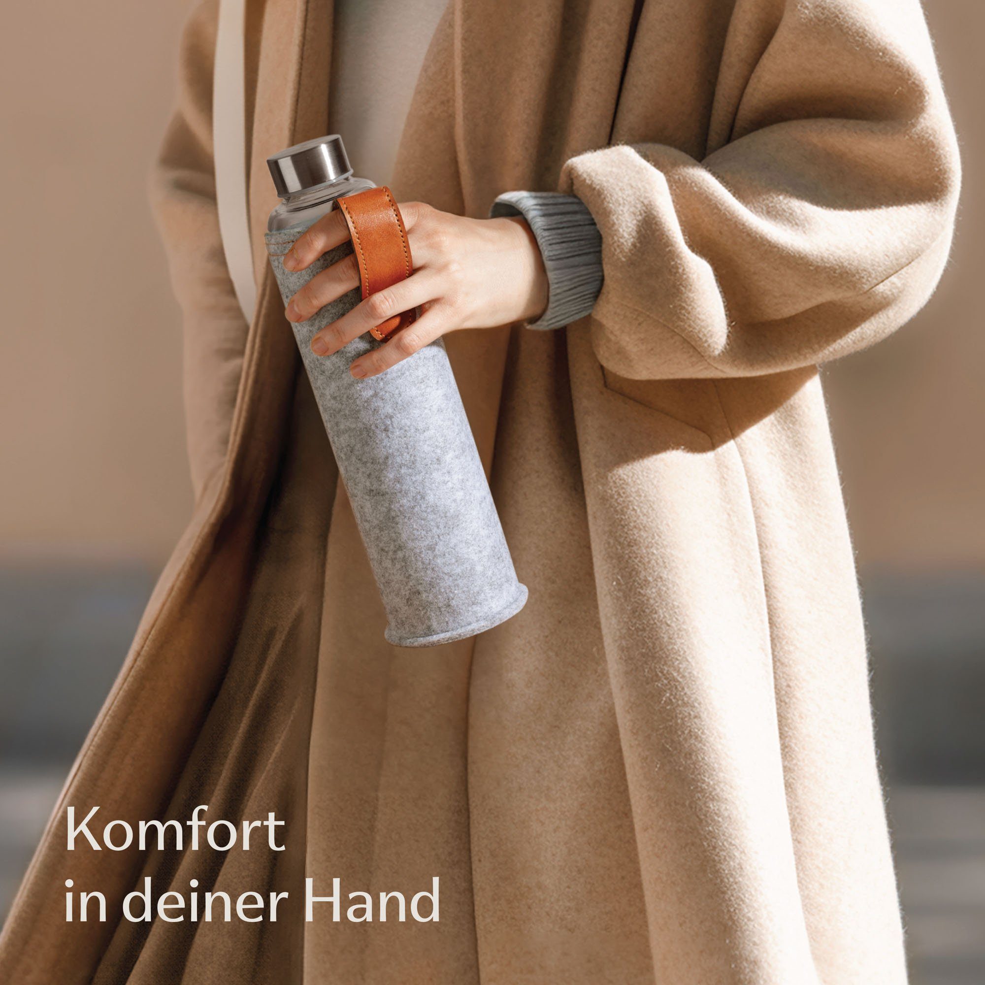 Cosumy Trinkflasche Trinkflasche aus Glas mit Filzbeutel 750ml - Spülmaschinenfest, Hellgrau - BPA-freie Wasserflasche - für Kohlensäure geeignet