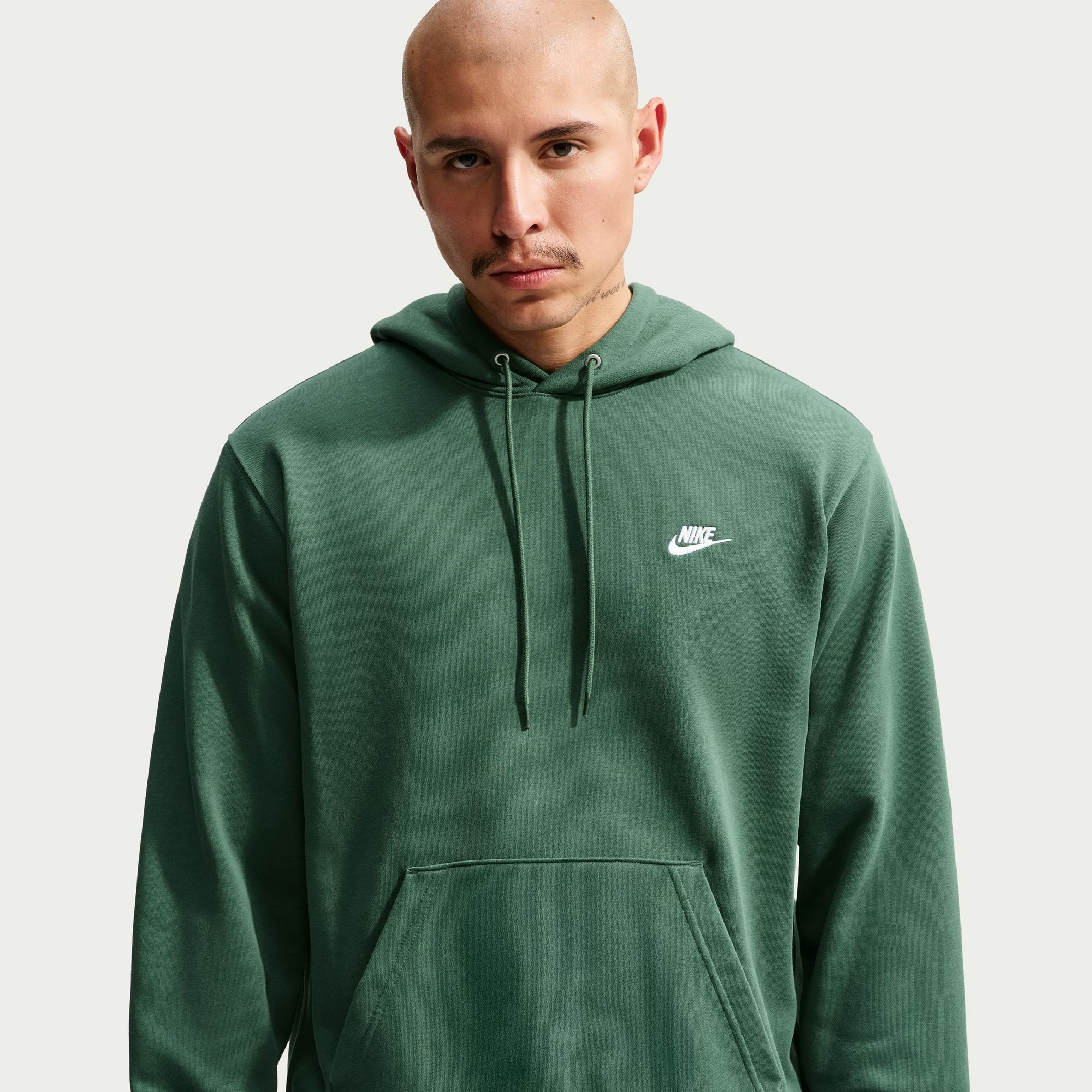 Nike Sportswear Kapuzensweatshirt Nike Club Men's French Terry Pullover Hoodie mit Kordelzug, hüftbedeckende Länge, Basic Passform