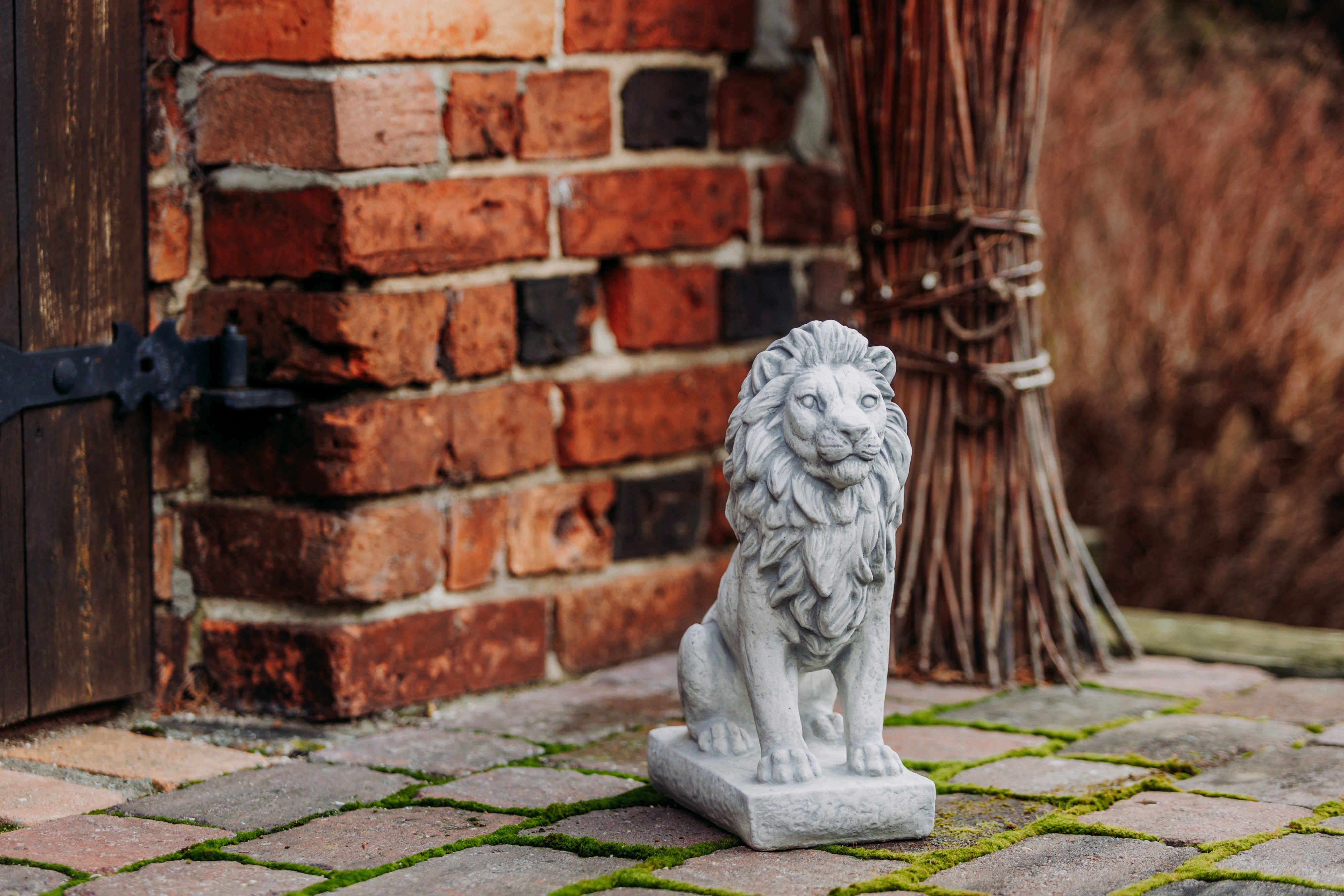 gartendekoparadies.de Gartenfigur Löwen Statue, Steinfigur, Torwächter, H. 34 cm, 10 kg, Frostsicher