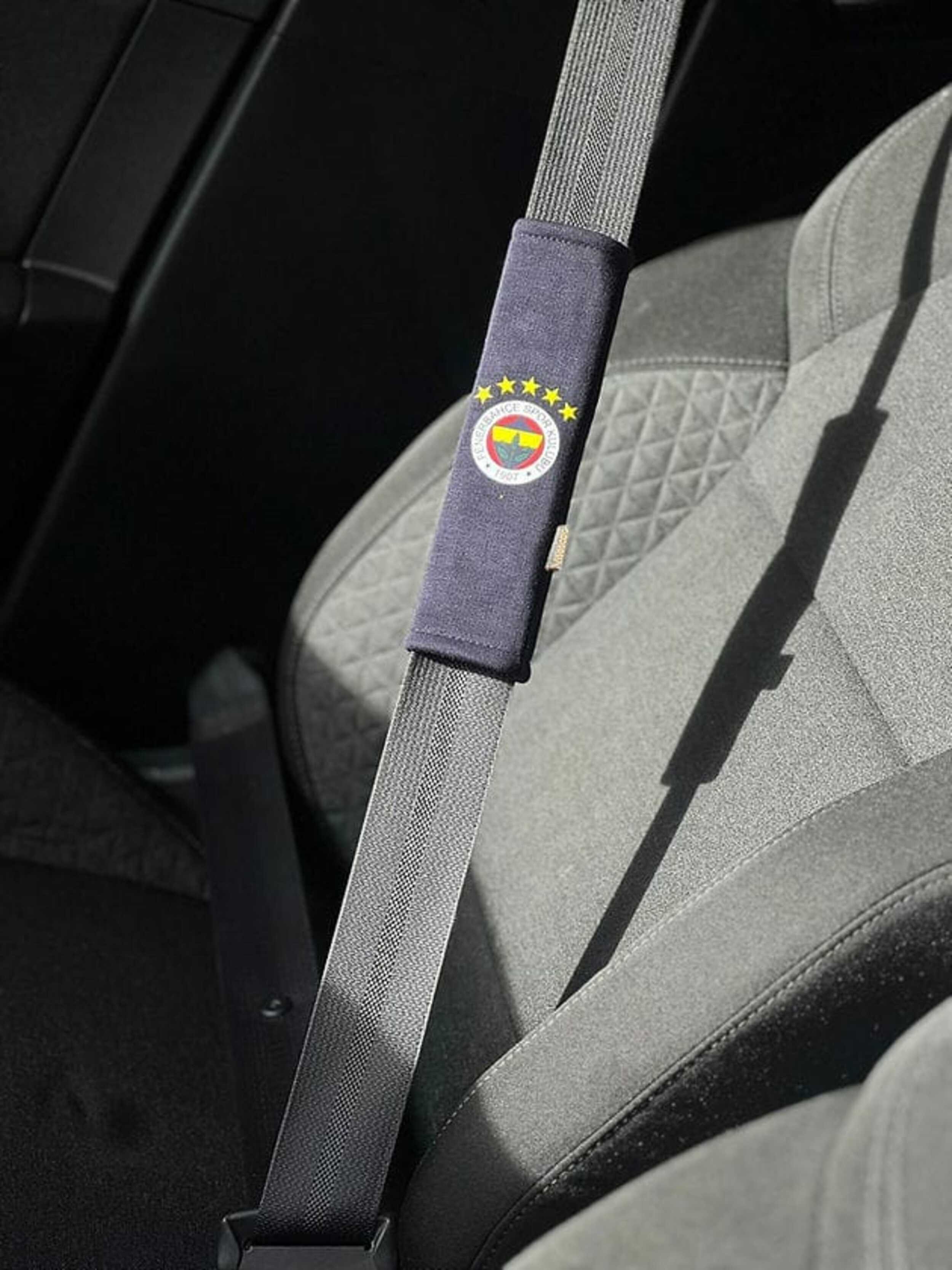 Stelby Gurtpolster Fenerbahce Auto Schulterpolster für Sicherheitsgurt, (einzeln, 2er Set oder 4er Set, 4 St), weiche Polsterung, vielseitig einsetzbar
