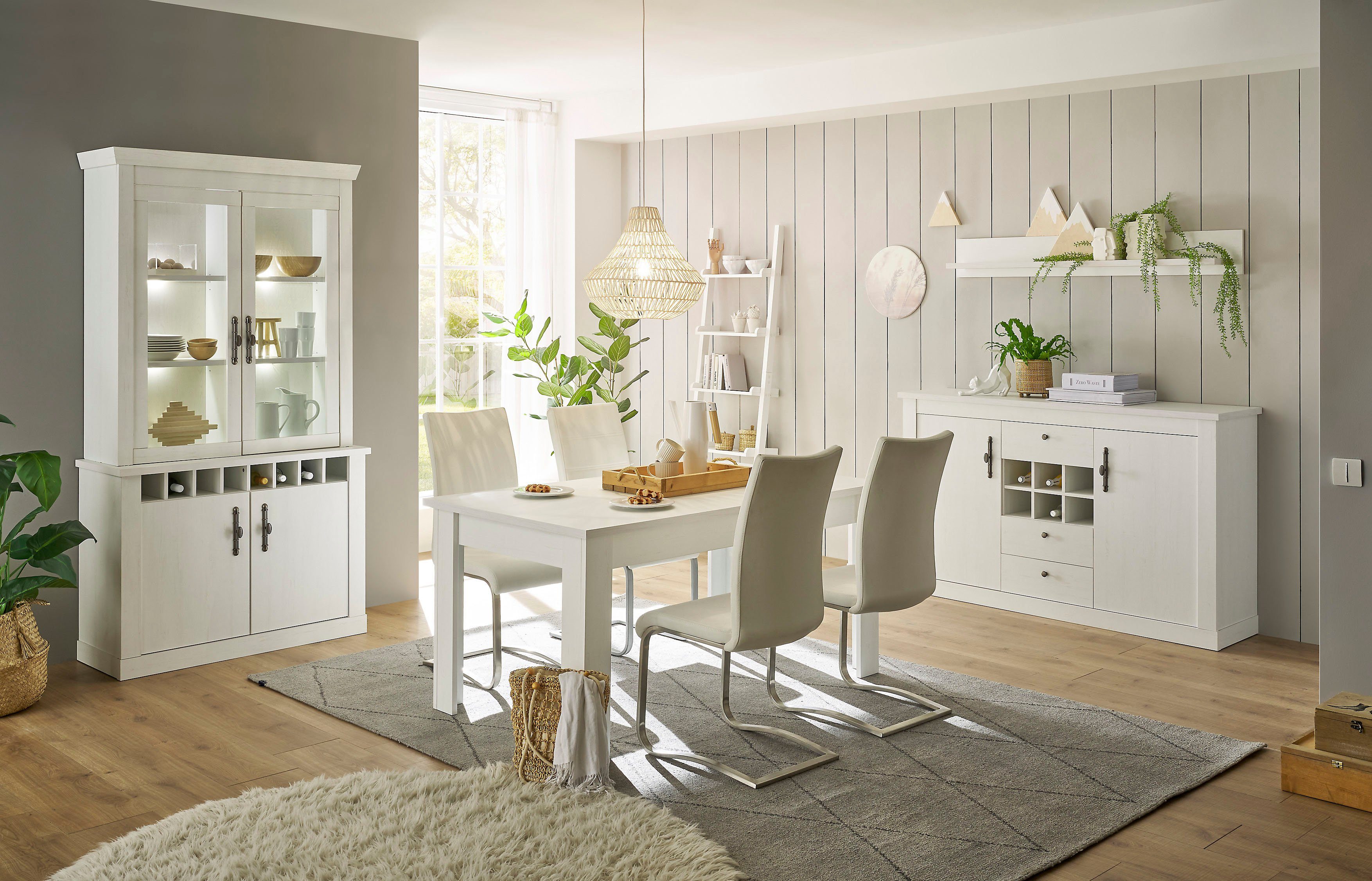 Home affaire Wohnwand RAVENNA, (4-St), im romantischen Landhausstil, Griffe aus Metall, Softclose-Funktion