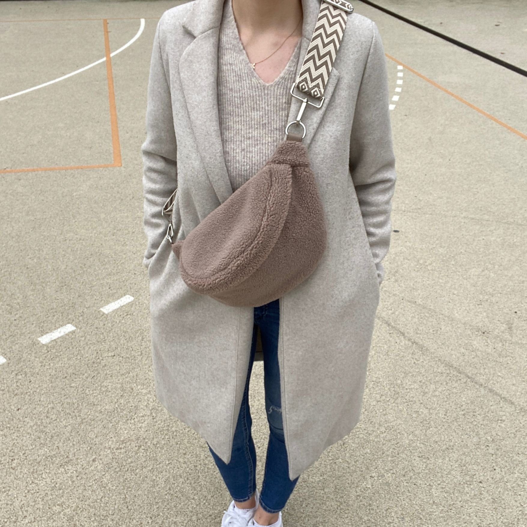 MAONI Bauchtasche Teddy Bauchtasche mit zwei Gurten (Spar-Set, Eine Tasche + 2 Taschengurte), Vegan