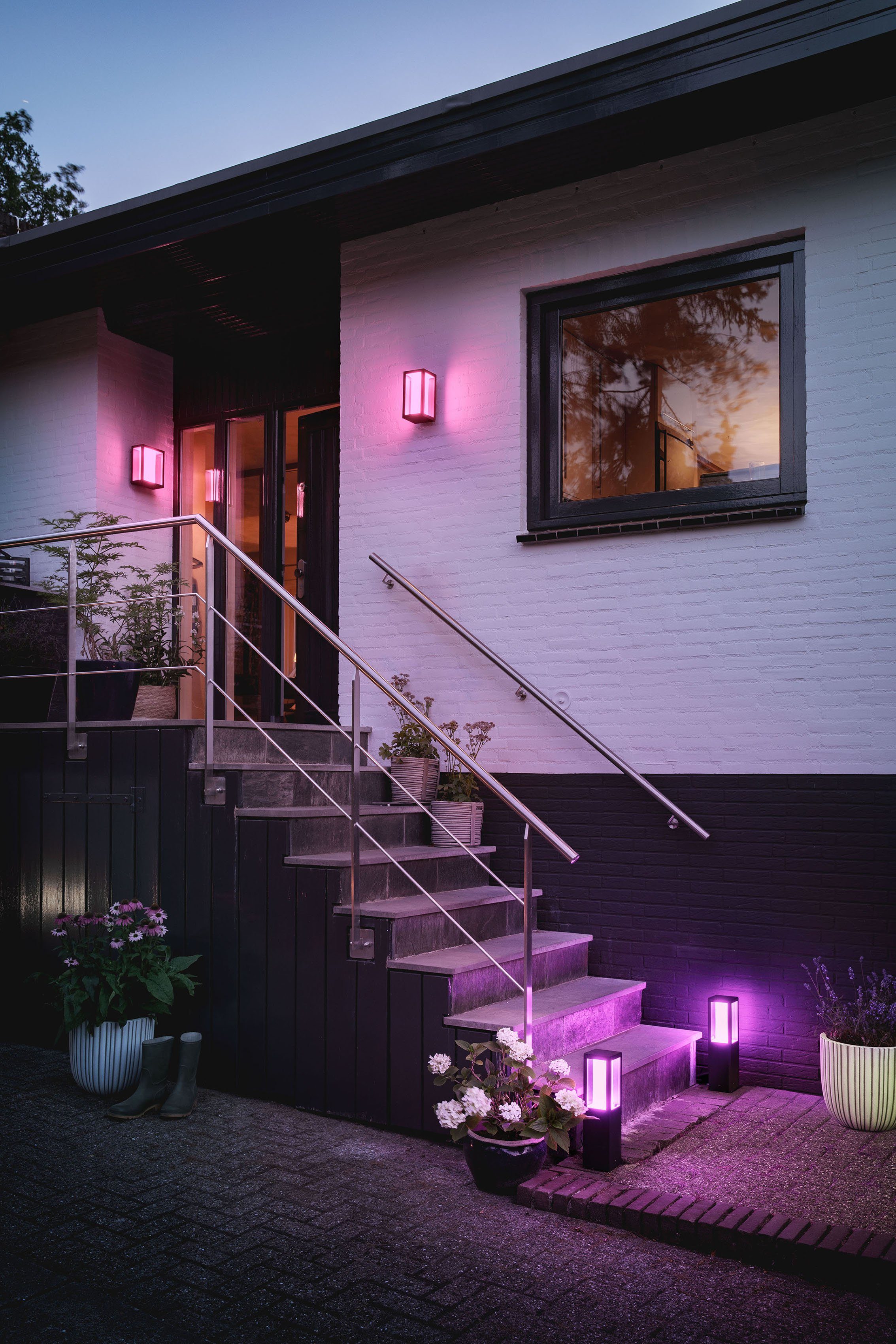 Philips Hue LED Außen-Tischleuchte Neutralweiß, Dimmfunktion, Impress, Sockelleuchte Extra-Warmweiß, Kaltweiß, Tageslichtweiß, Leuchtdauer Warmweiß, fest LED inkl. Smart Helligkeitsstufen, fest einstellbar, Home, mehrere integriert integriert, LEDs