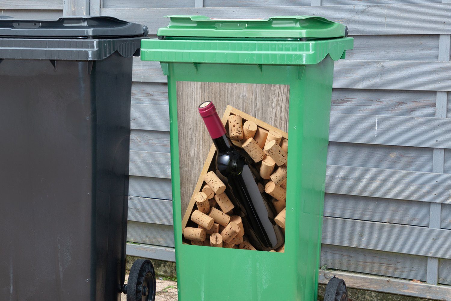 Sticker, Weinflasche einer Abfalbehälter (1 Mülltonne, MuchoWow Weinkiste St), Mülleimer-aufkleber, Wandsticker in Container,