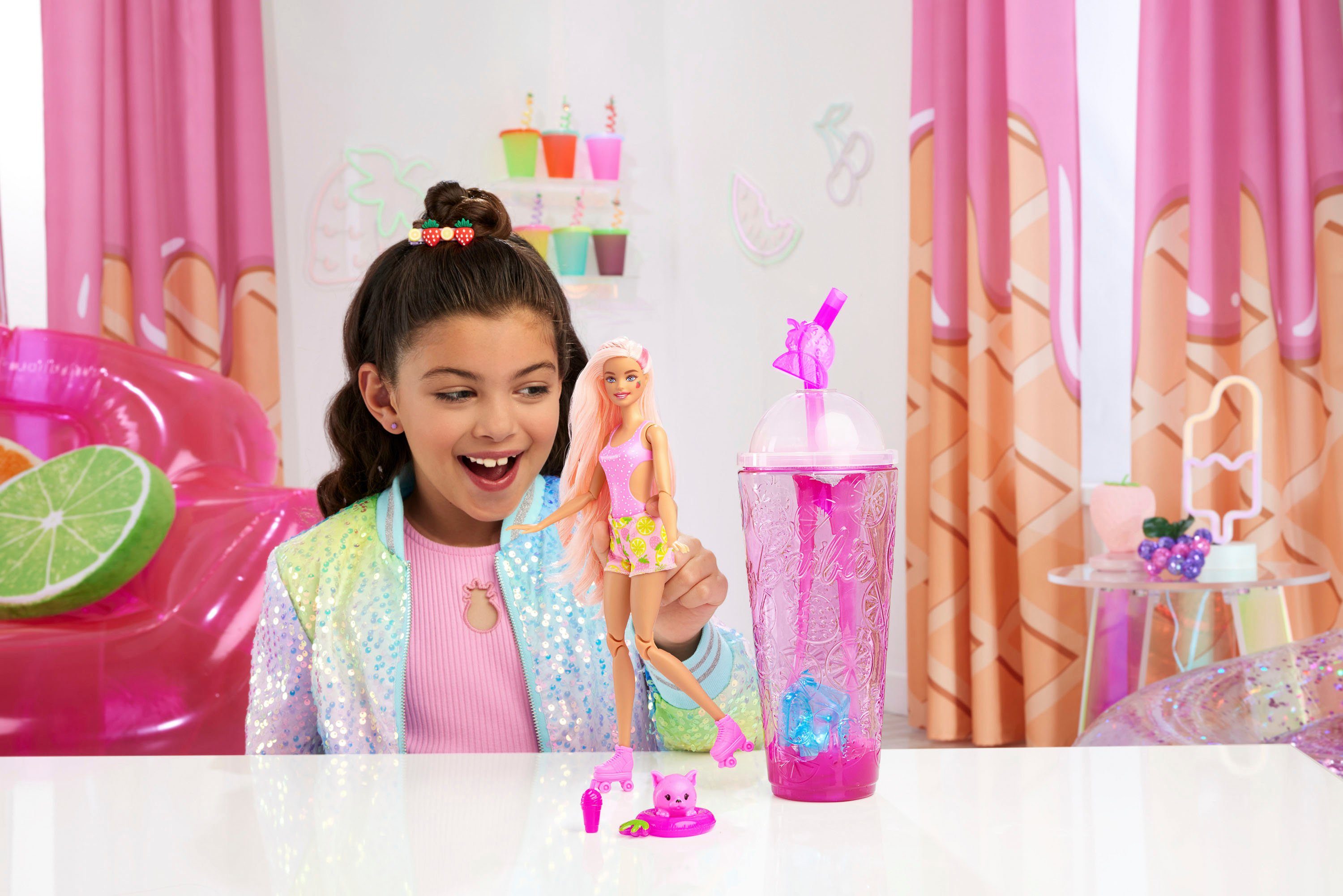 Barbie Anziehpuppe Pop! Reveal, Fruit, Erdbeerlimonadendesign, Farbwechsel mit