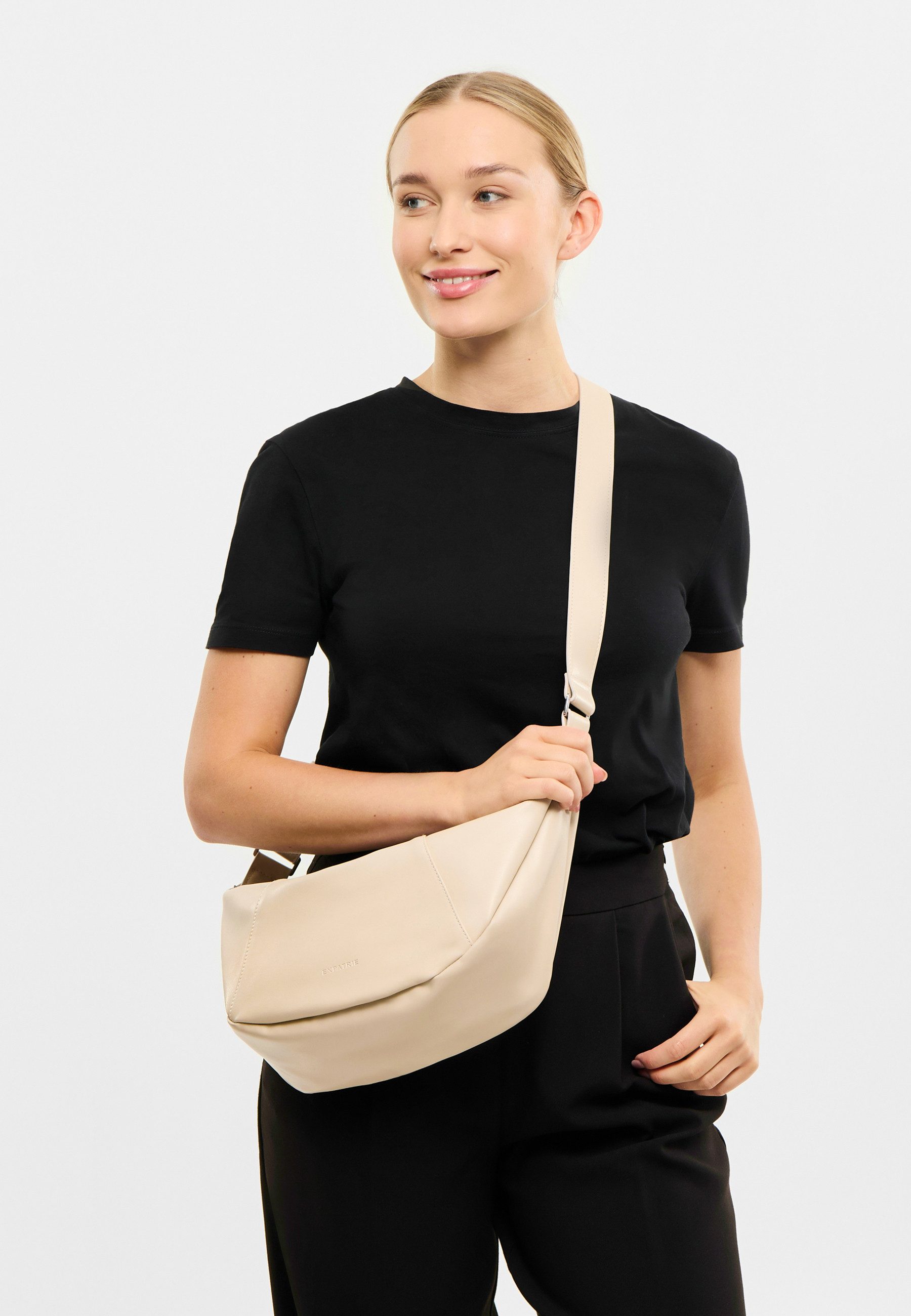 Expatrié Schultertasche Alba Handtasche für Damen (1-tlg), Stilvolle Handtasche im Croissant-Design, Wasserabweisend