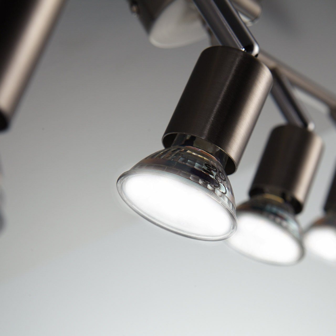 B.K.Licht GU10 Leuchtmittel Strahler LED LED 3W schwenkbar, Leuchtmittel Inkl. x 4 Warmweiß, Deckenspots, Deckenleuchte, wechselbar,