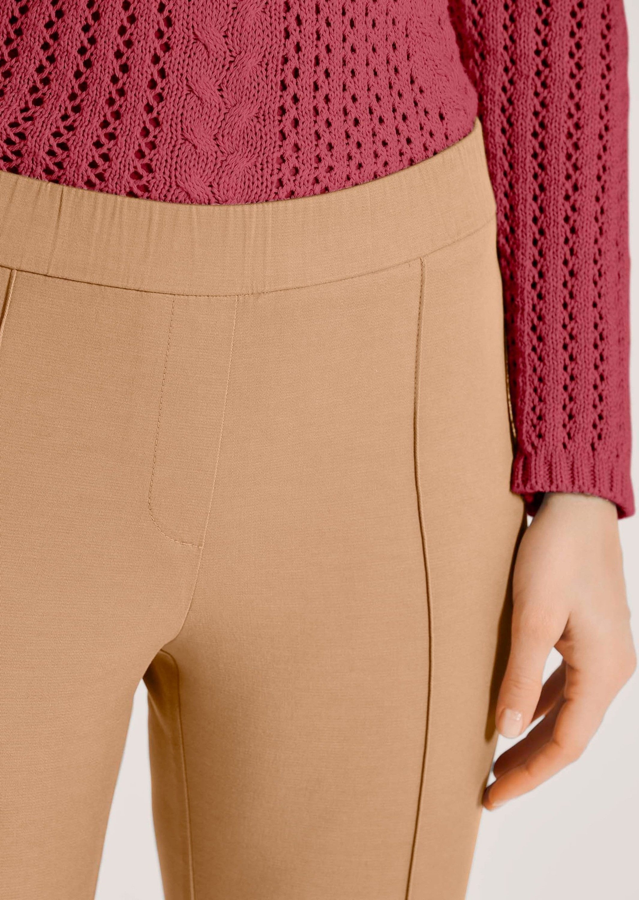 MADELEINE Bügelfaltenhose Stretch-Hose mit Biesen, Bügelfalten Unifarbenes Design ohne Verschluss für puristische Optik
