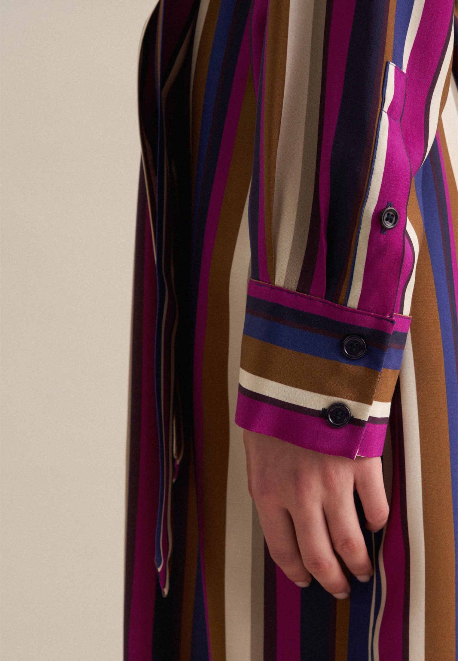 seidensticker Sommerkleid Schwarze Rose Langarm Kragen Druck