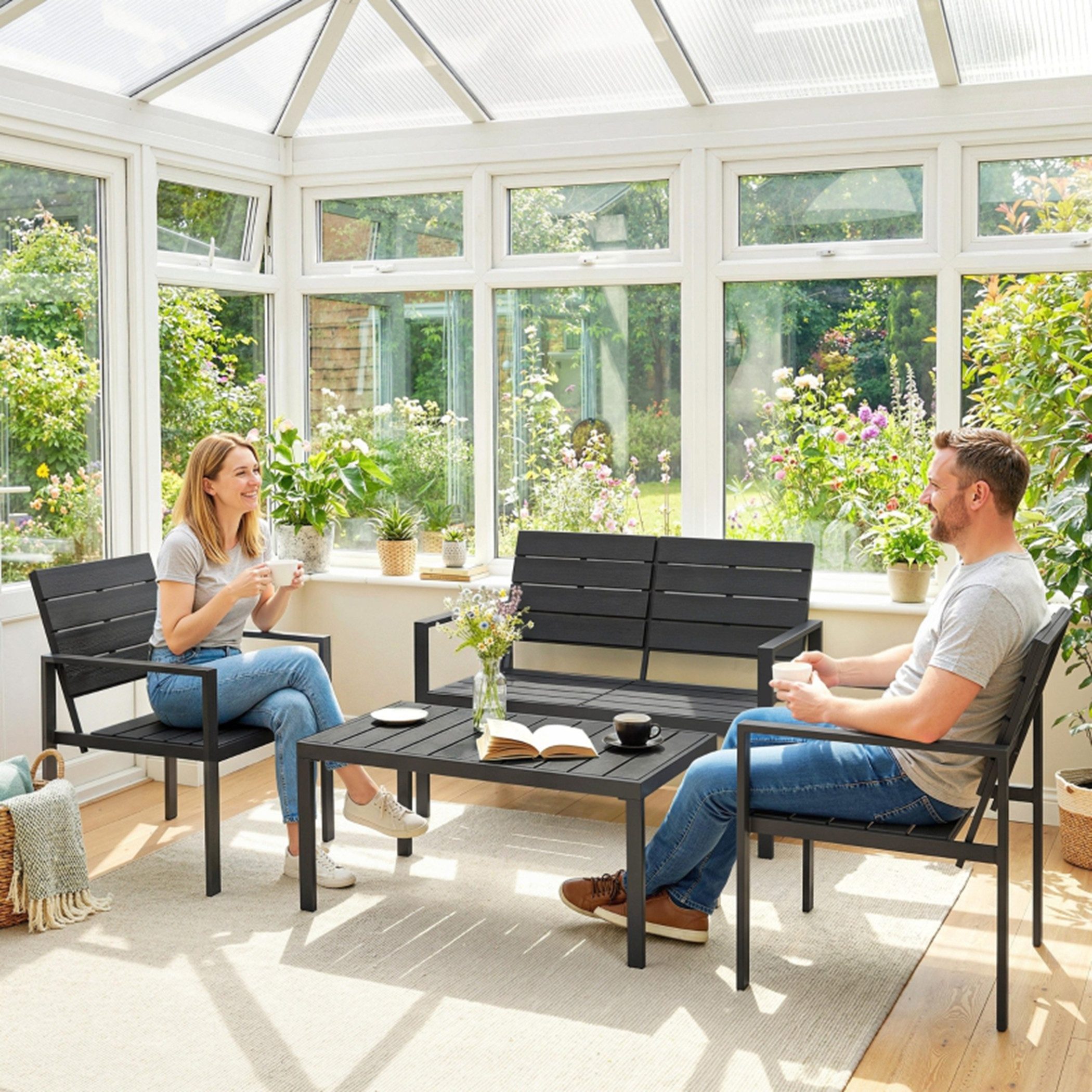 MC Star Gartenlounge-Set Gartenmöbel Set Sitzgruppe für 4 Personen Gartenlounge, (mit 2er Sofa 2 Sessel Beistelltisch Lamellendesign Schwarz)