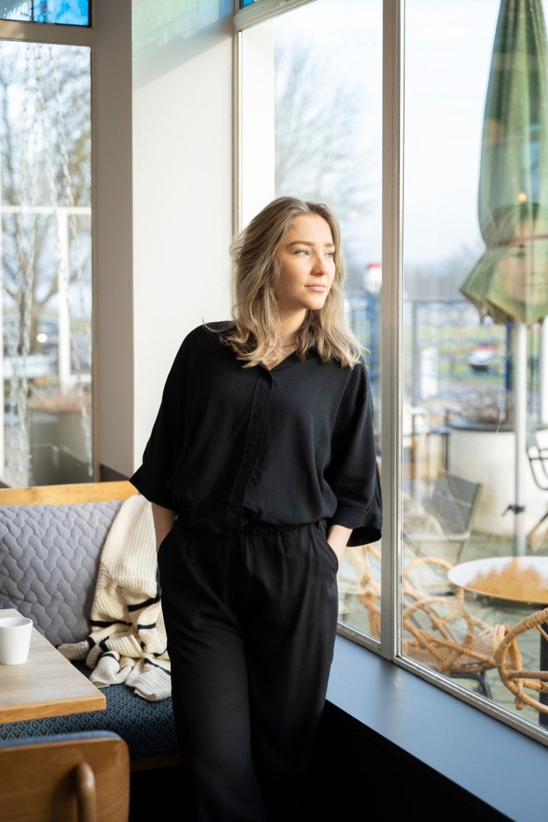 Knit Factory Klassische Bluse Nova Bluse Schwarz 36/38 (Set, 1-tlg., Spar-Set) Strick accesoires Wohnen sale winter herbst deko mode Damen Herren