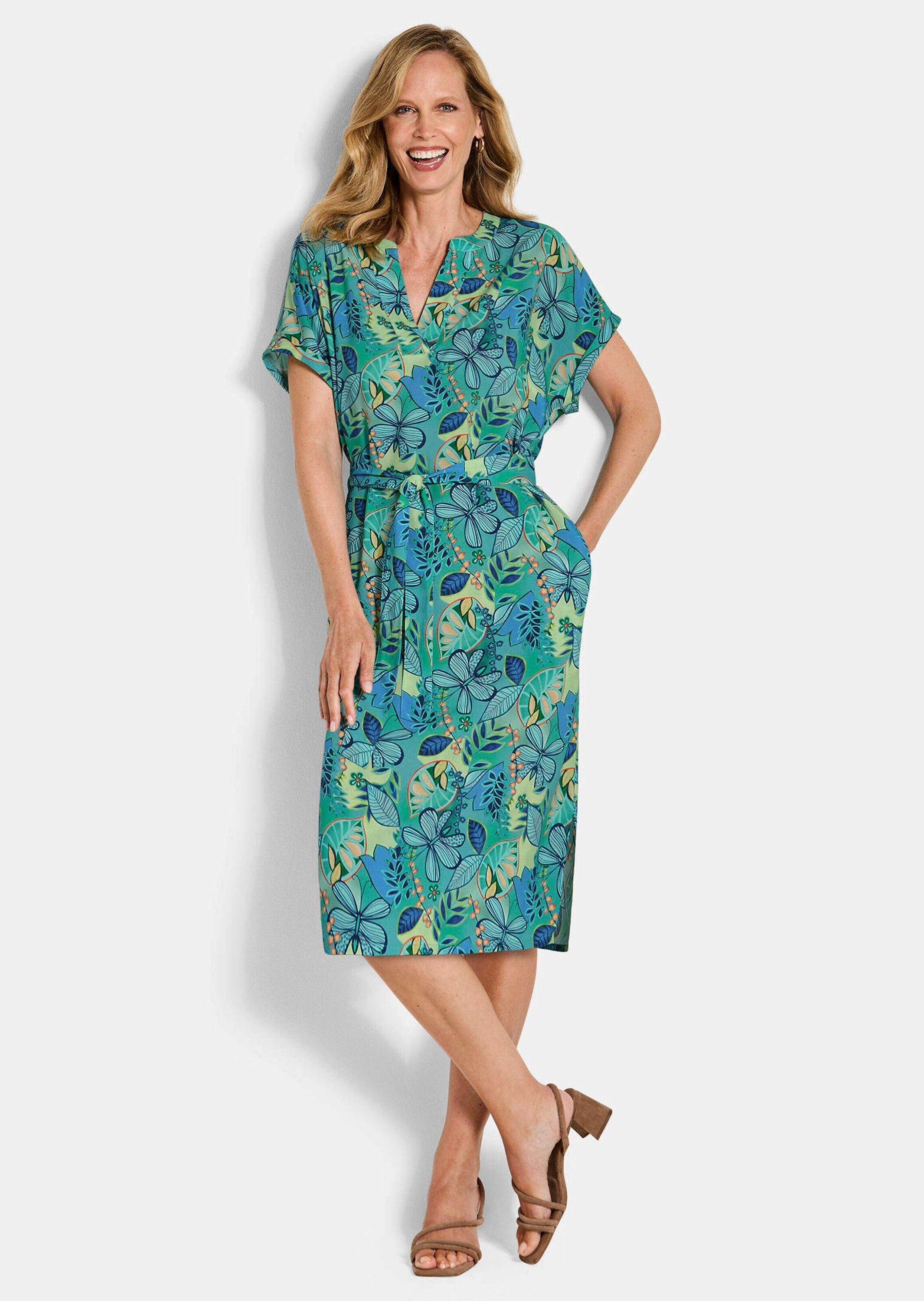 GOLDNER Sommerkleid Kurzgröße: Viskosekleid mit floralem Muster Sommerkleid mit V-Ausschnitt, Bindegürtel, Knielänge und Viertelarm