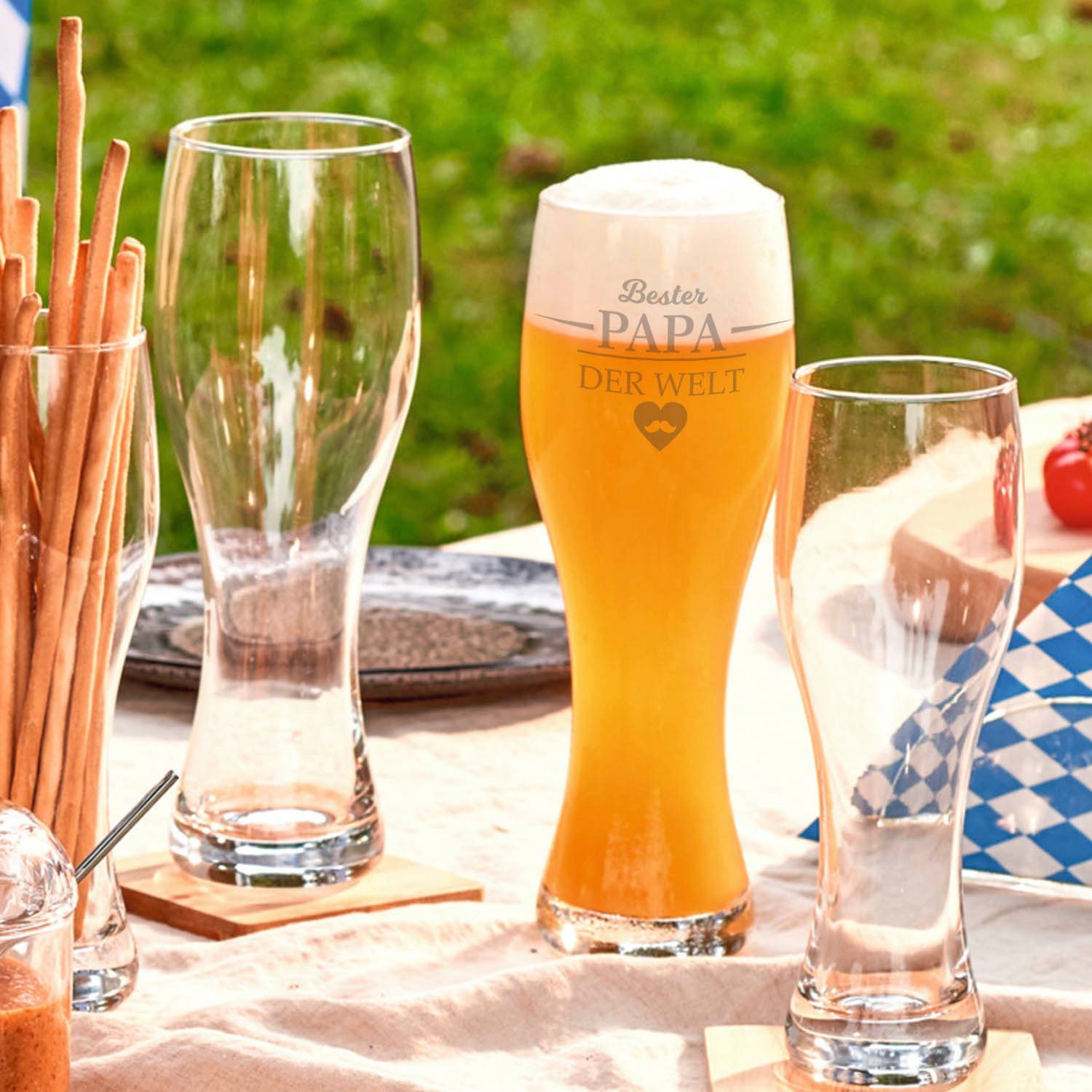 GRAVURZEILE Bierglas Leonardo Weizenglas mit Gravur - Bester Papa der Welt, Glas, Geschenk für Männer - Vatertagsgeschenk - 0,5l Weizenbierglas