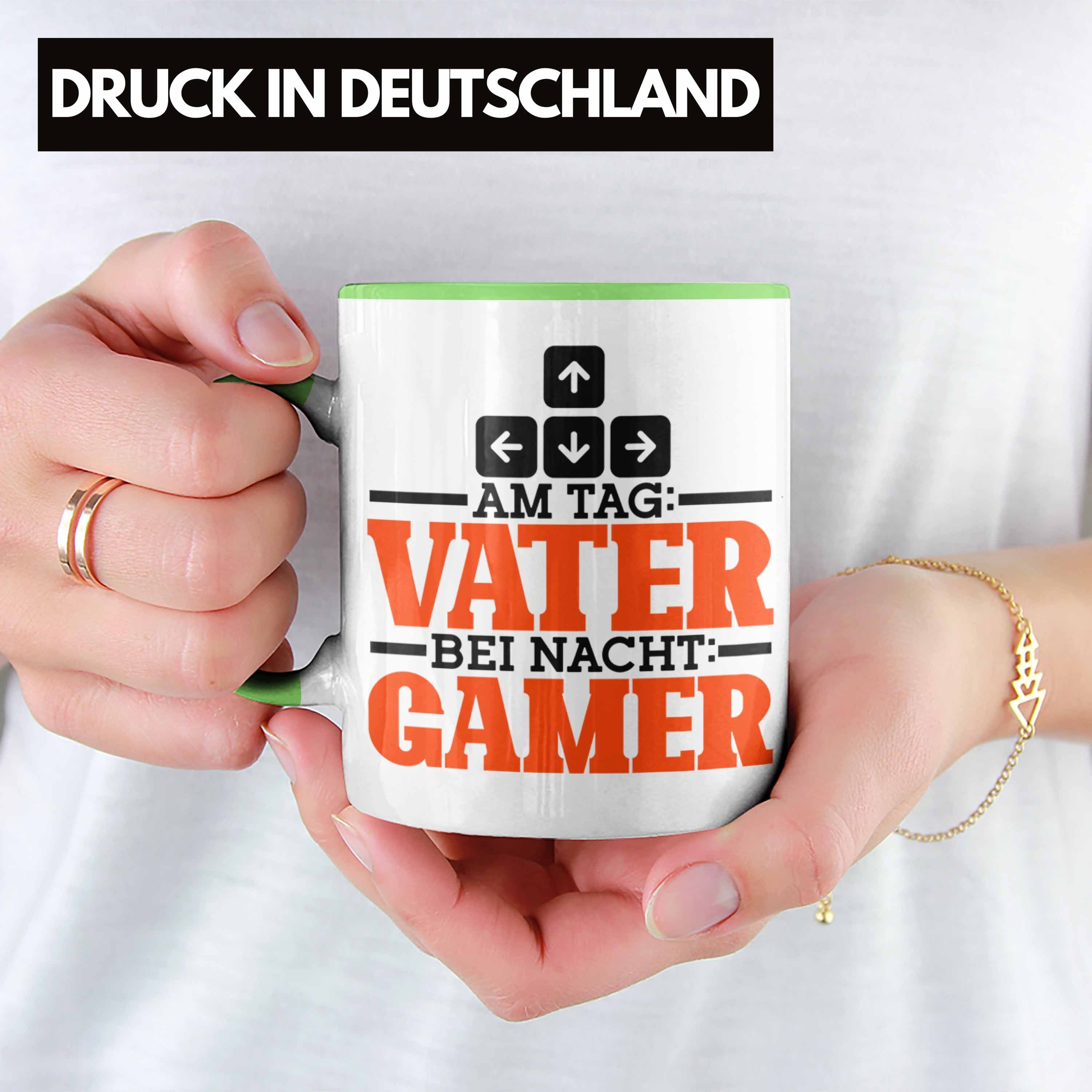 Trendation Tasse Tasse Vatertag "Am für Gamer" Lustiges Geschenk Vater Ga Grün Nacht Bei Tag