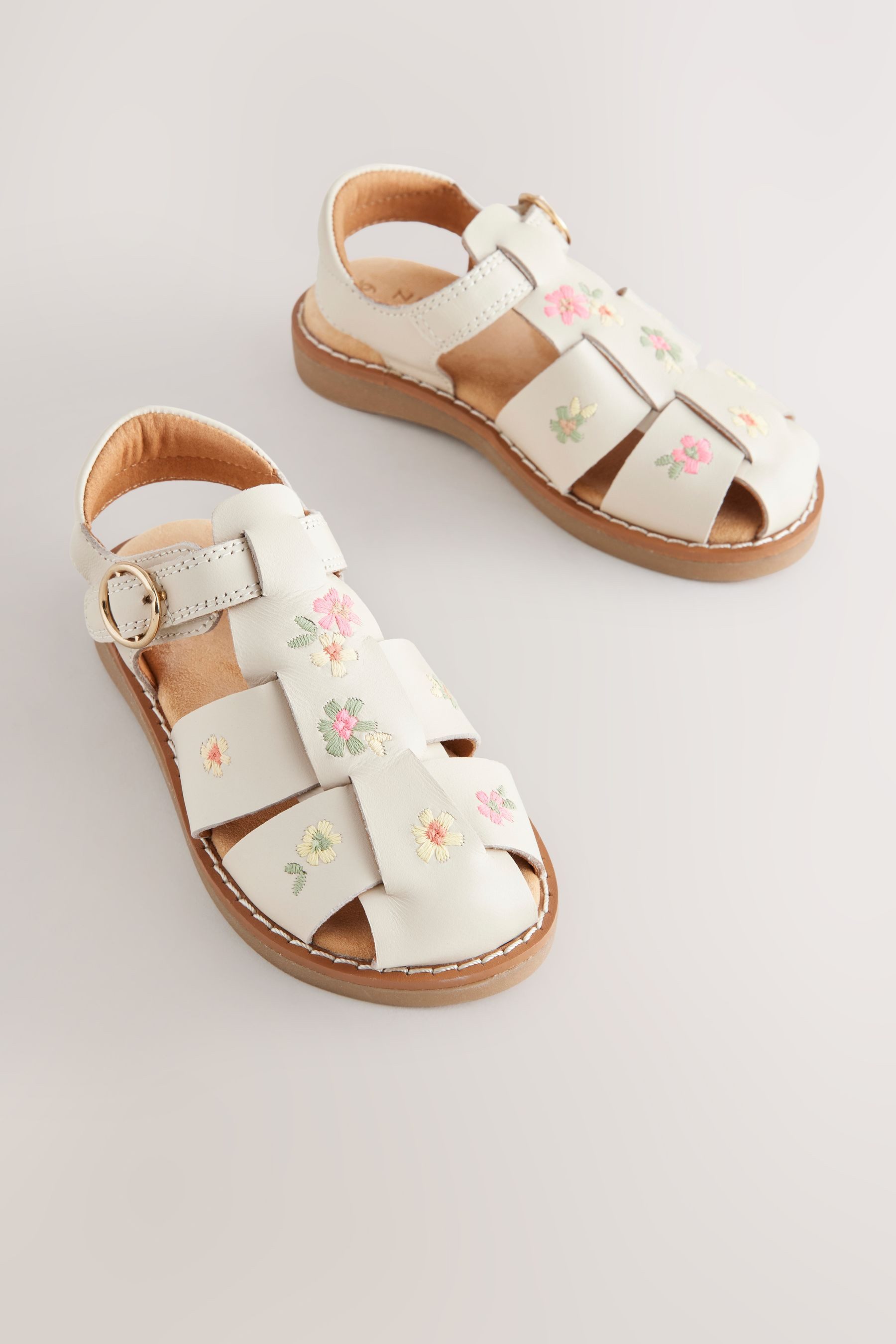 Next Fischersandalen aus Leder Sandale (1-tlg)